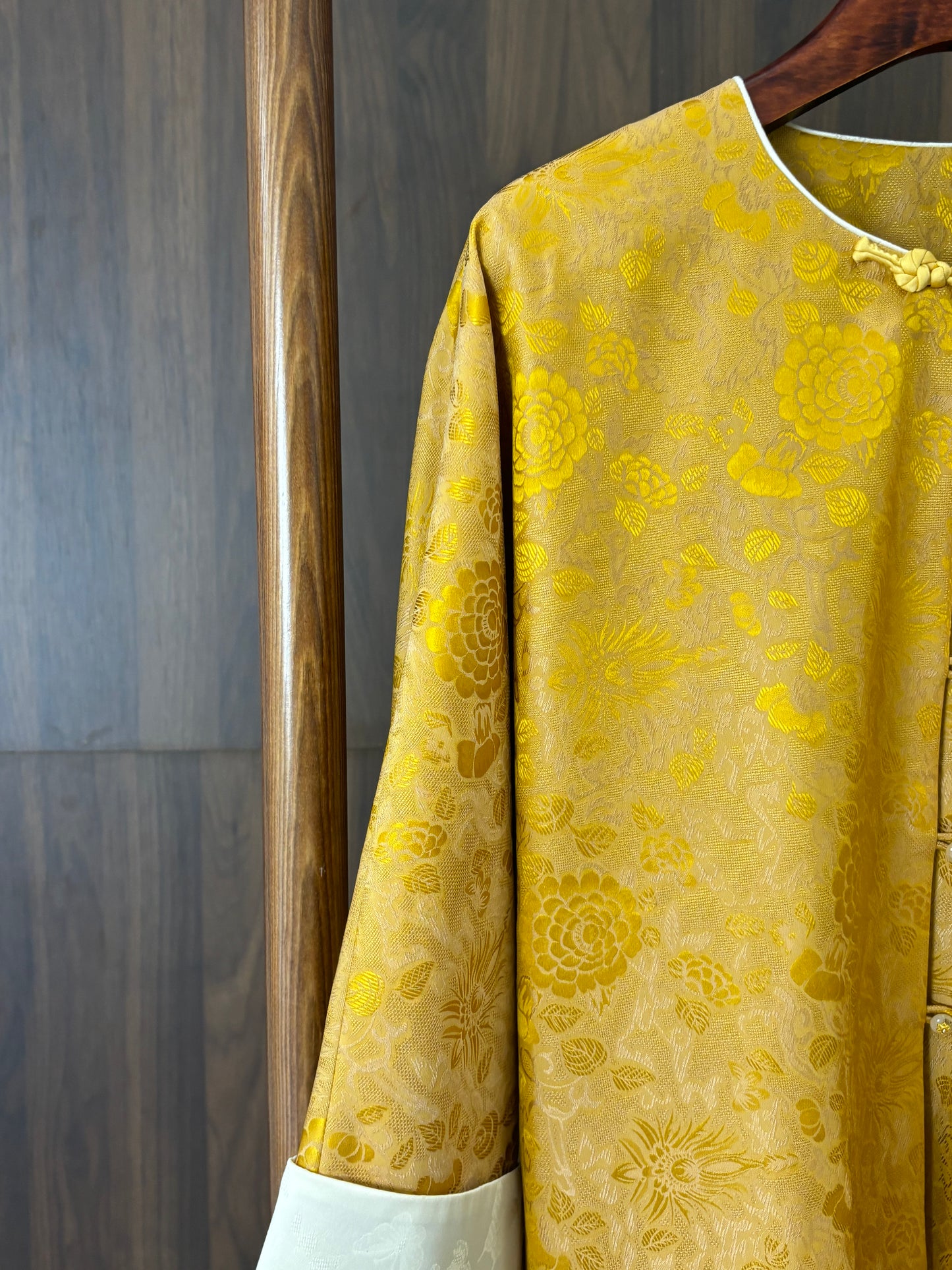 黃色桑蠶絲外套 Yellow Silk Jacket - Luxe Orienta CO., LIMITED