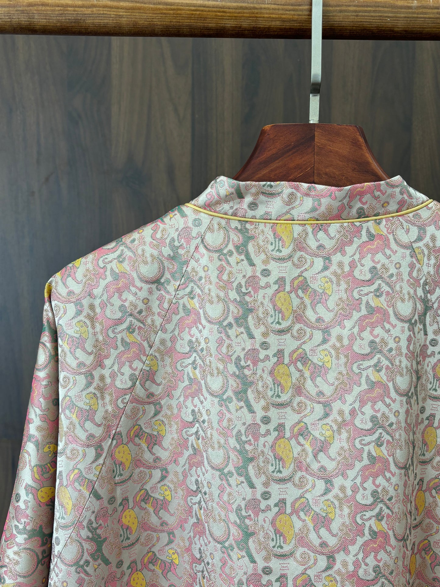 粉紅色桑蠶絲宋錦外套 Pink Silk Songjin Jacket - Luxe Orienta CO., LIMITED