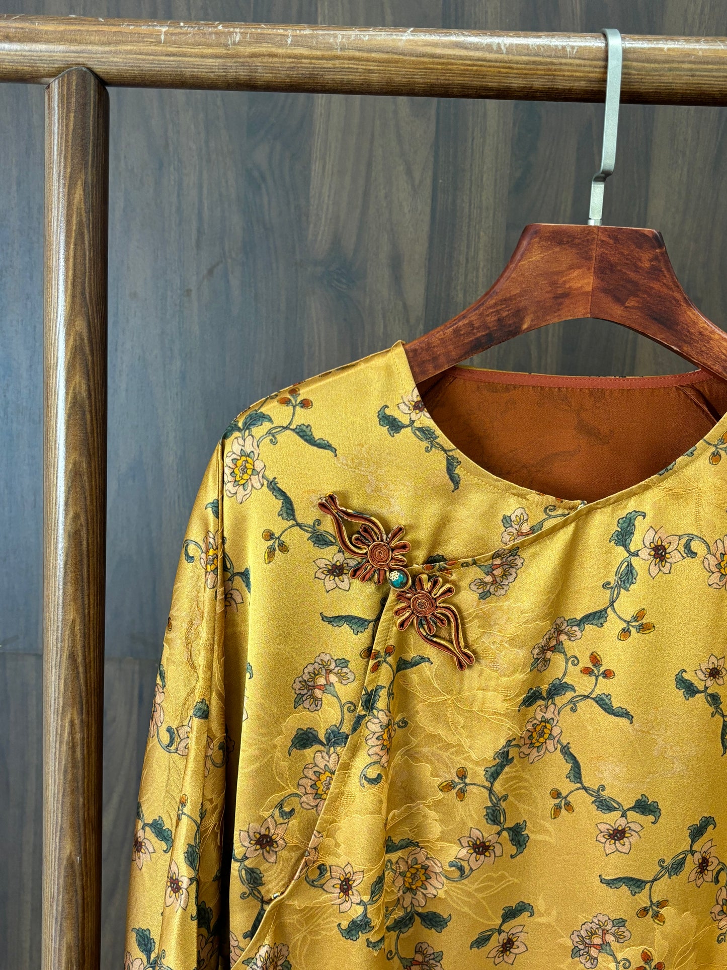 黃色桑蠶絲提花上衣 Yellow Silk Jacquard Top - Luxe Orienta CO., LIMITED