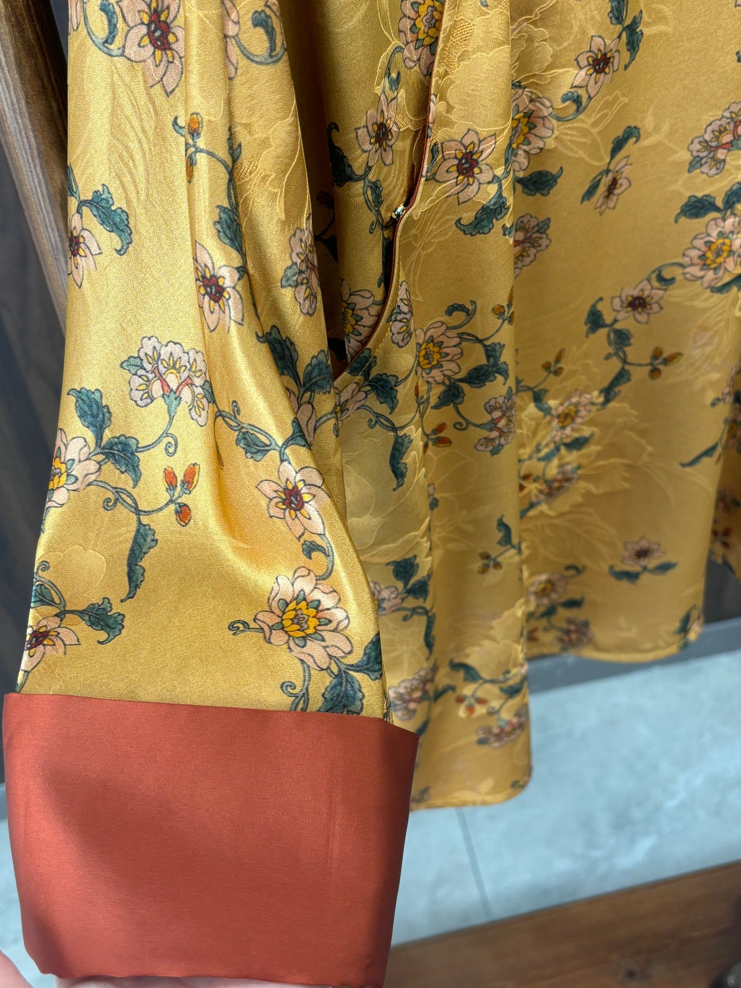 黃色桑蠶絲提花上衣 Yellow Silk Jacquard Top - Luxe Orienta CO., LIMITED