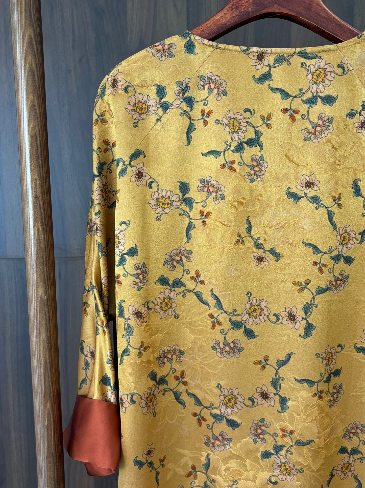黃色桑蠶絲提花上衣 Yellow Silk Jacquard Top - Luxe Orienta CO., LIMITED