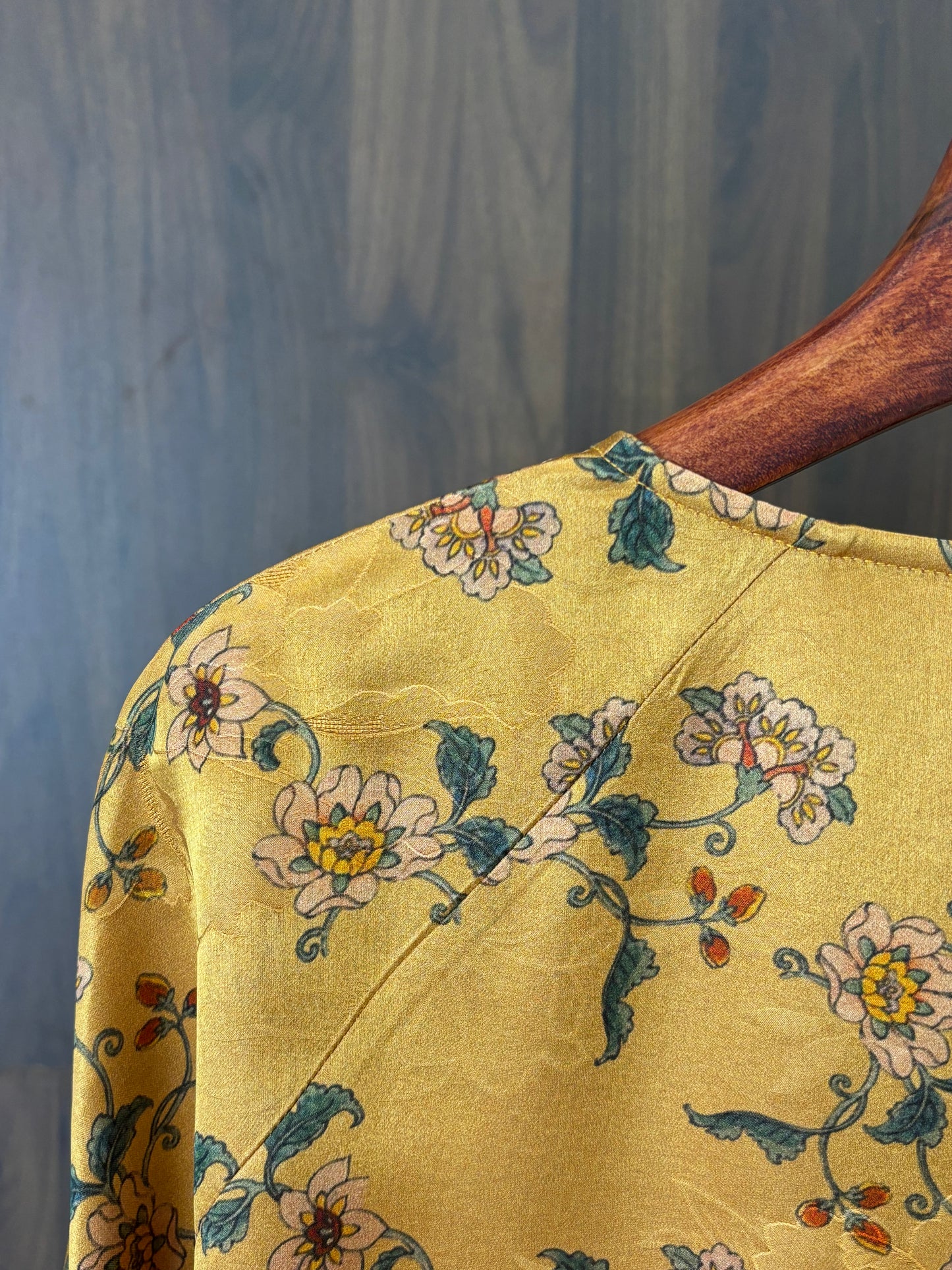 黃色桑蠶絲提花上衣 Yellow Silk Jacquard Top - Luxe Orienta CO., LIMITED
