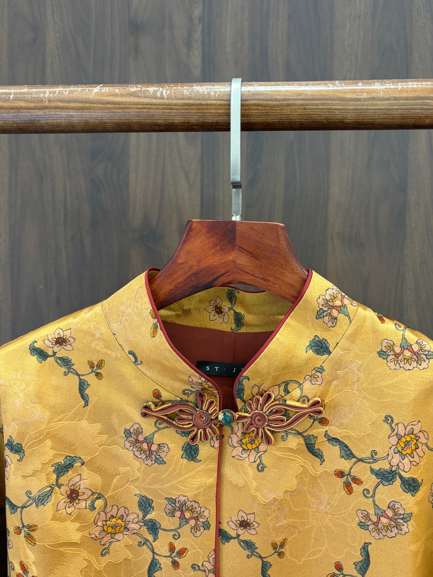 重工黃色桑蠶絲外套 Intricate Yellow Silk Jacket - Luxe Orienta CO., LIMITED