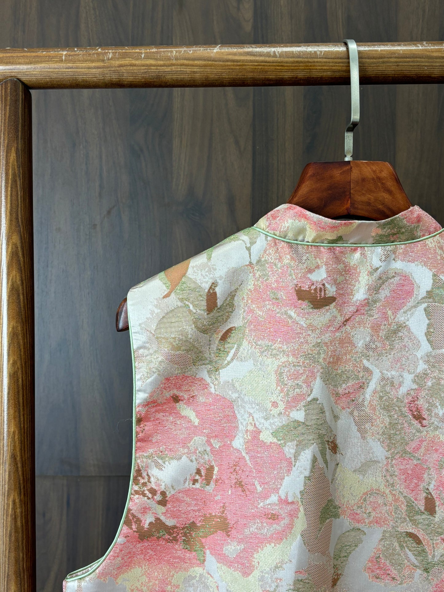粉紅色真絲提花馬甲 Pink Silk Jacquard Vest - Luxe Orienta CO., LIMITED