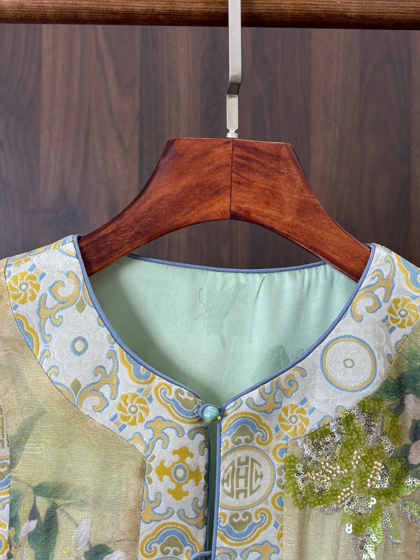 綠色真絲提花馬甲 Green Silk Jacquard Vest - Luxe Orienta CO., LIMITED