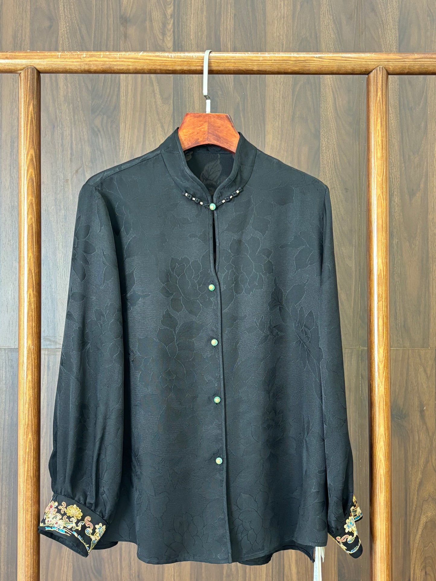 黑色桑蠶絲上衣 Black Silk Top - Luxe Orienta CO., LIMITED