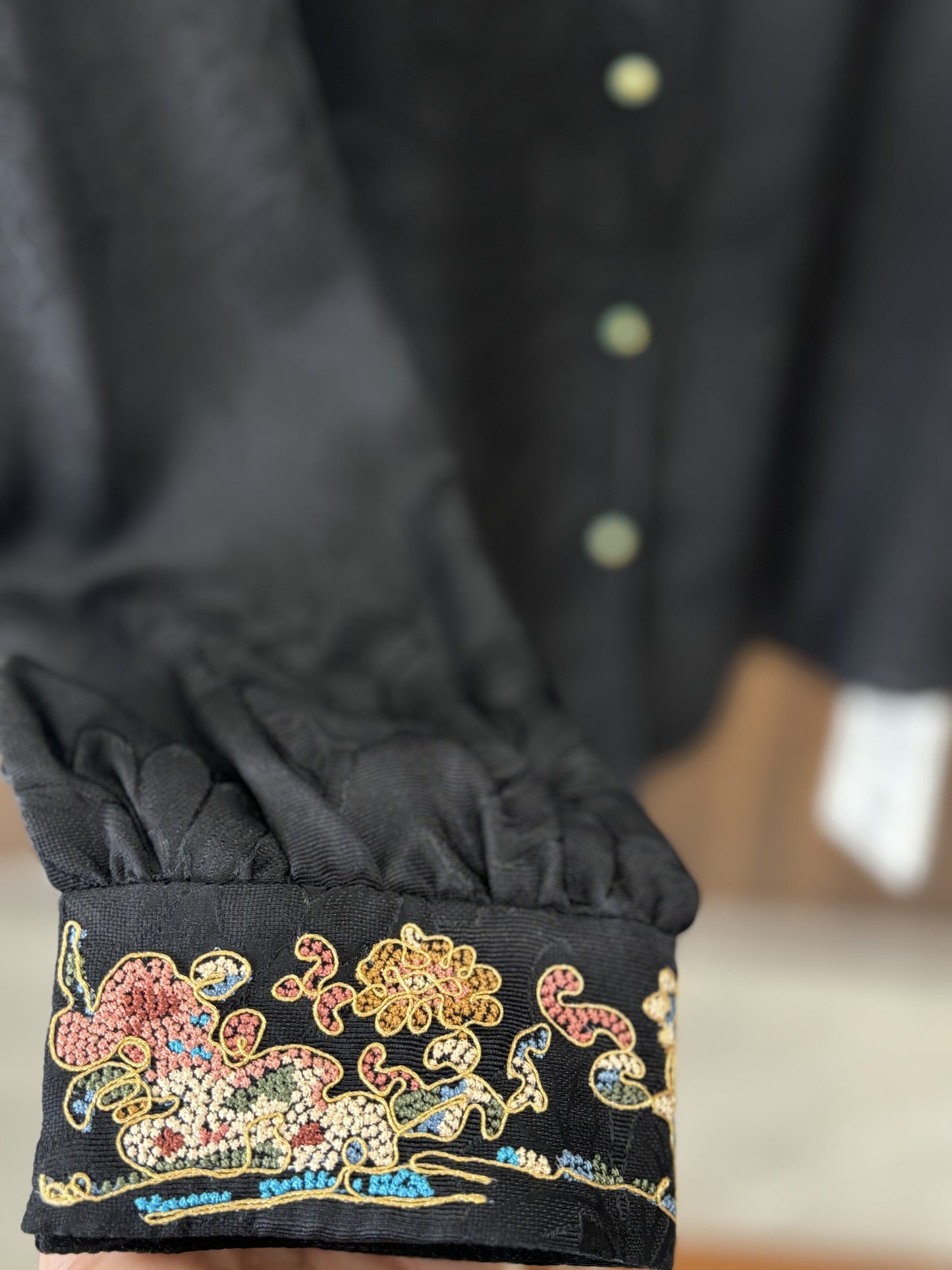 黑色桑蠶絲上衣 Black Silk Top - Luxe Orienta CO., LIMITED