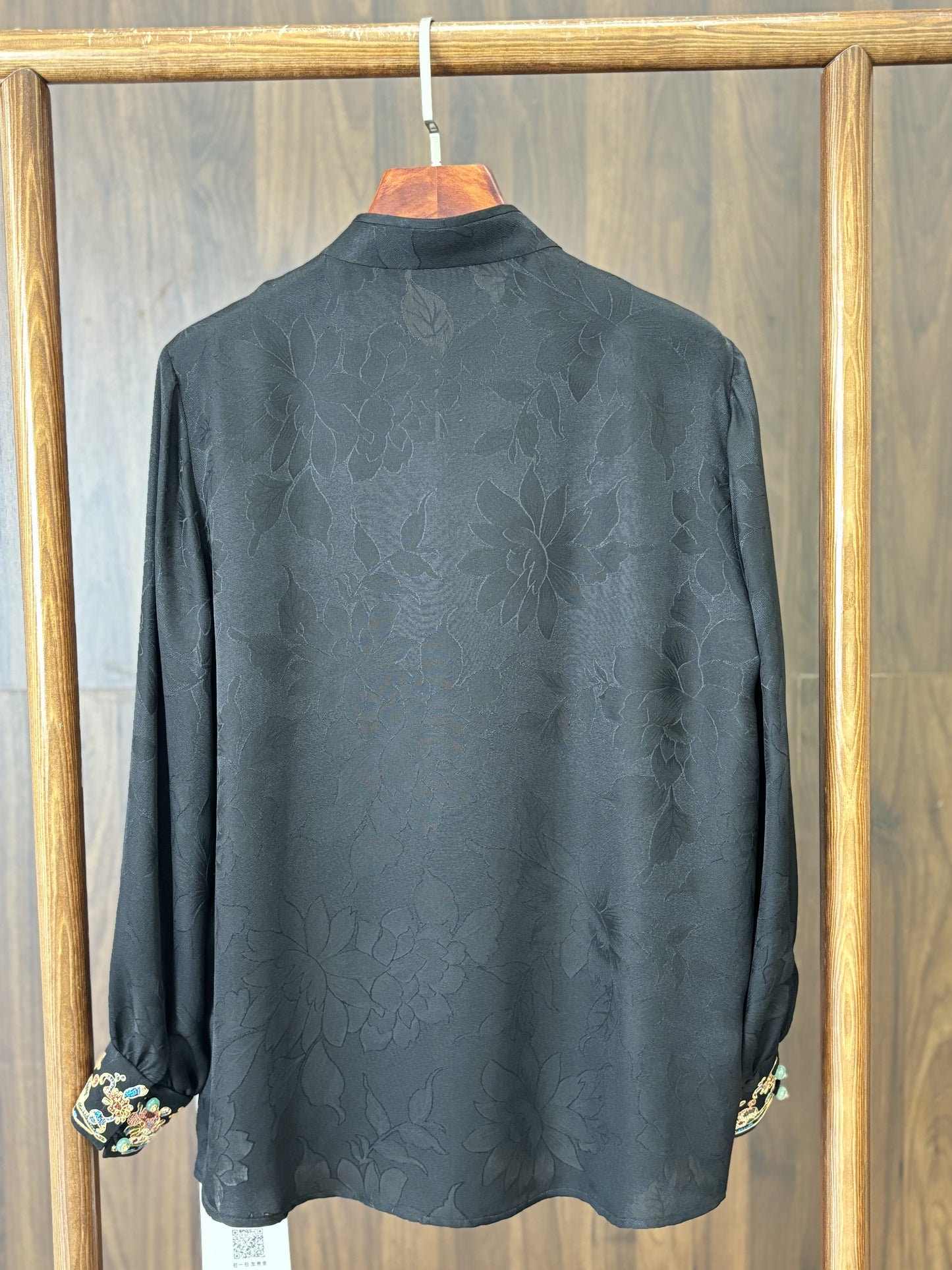 黑色桑蠶絲上衣 Black Silk Top - Luxe Orienta CO., LIMITED