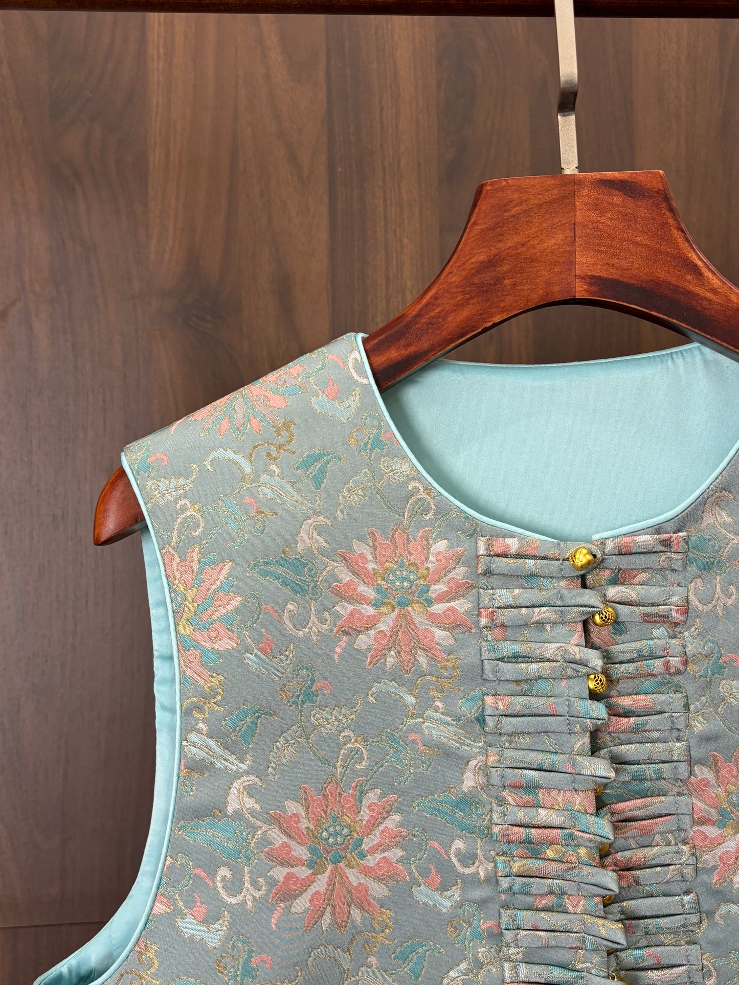 藍色新宋錦馬甲 Blue New Songjin Vest - Luxe Orienta CO., LIMITED