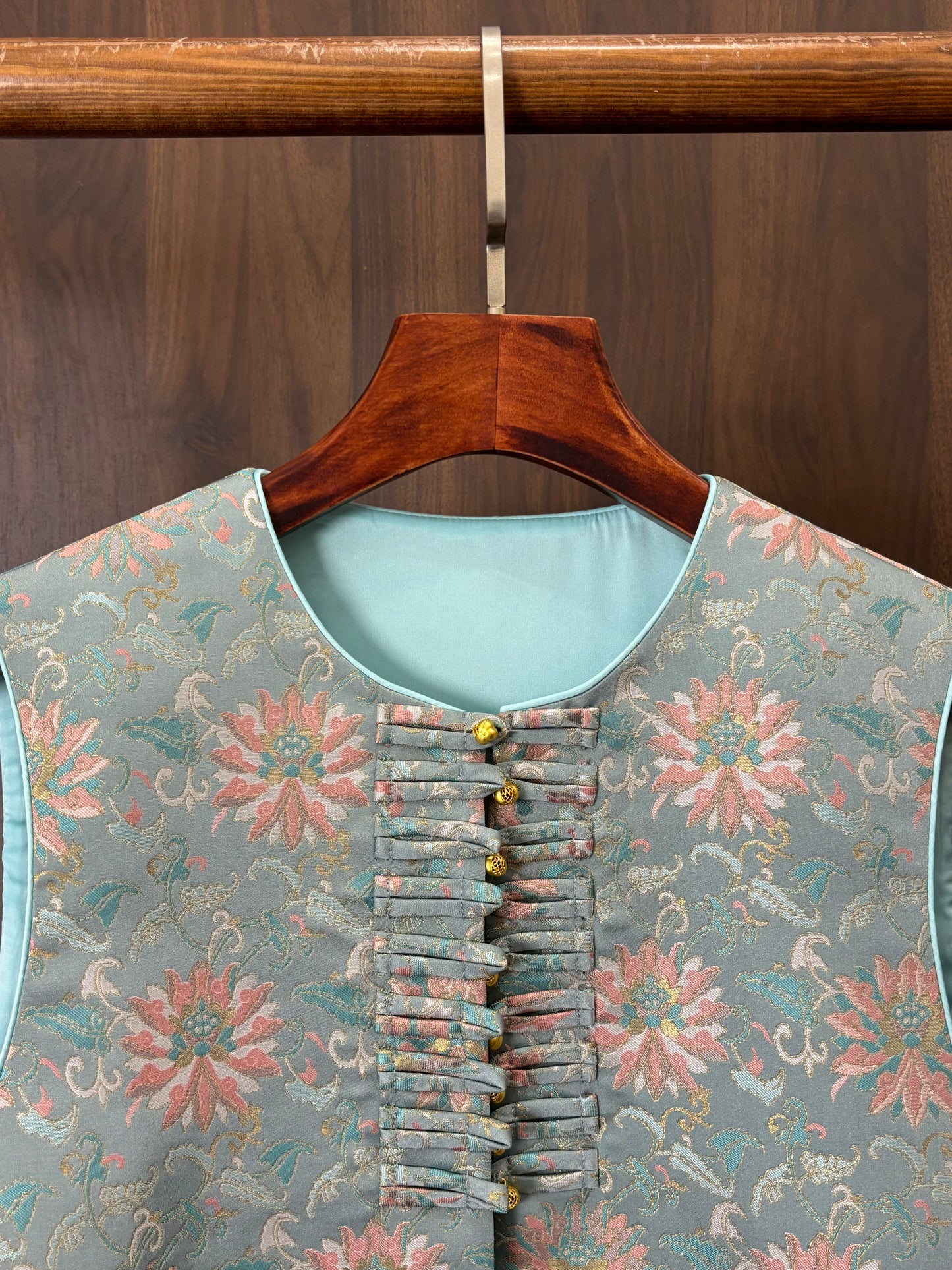 藍色新宋錦馬甲 Blue New Songjin Vest - Luxe Orienta CO., LIMITED