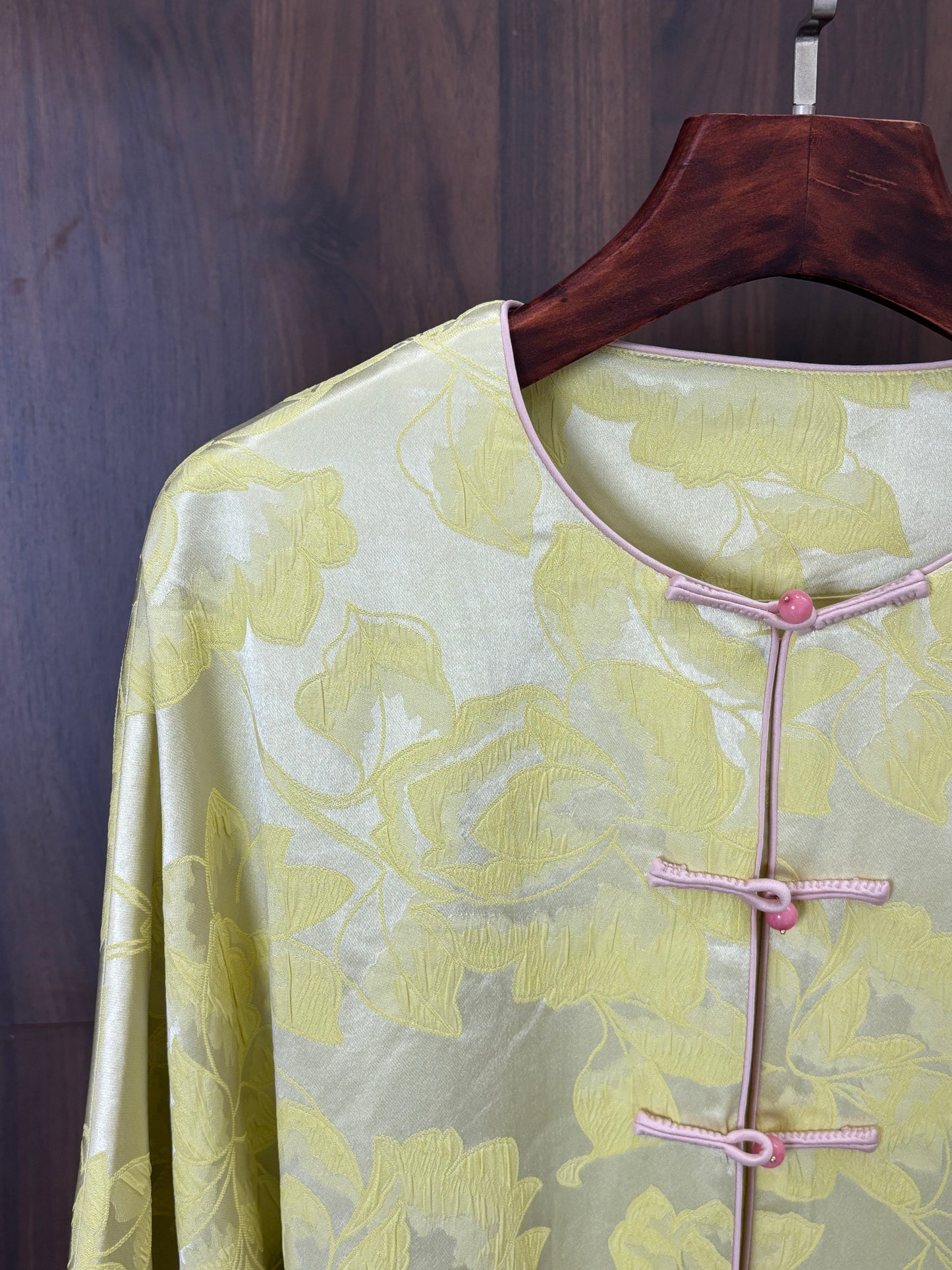黃色蠶絲刺繡外套 Yellow Silk Embroidered Jacket - Luxe Orienta CO., LIMITED