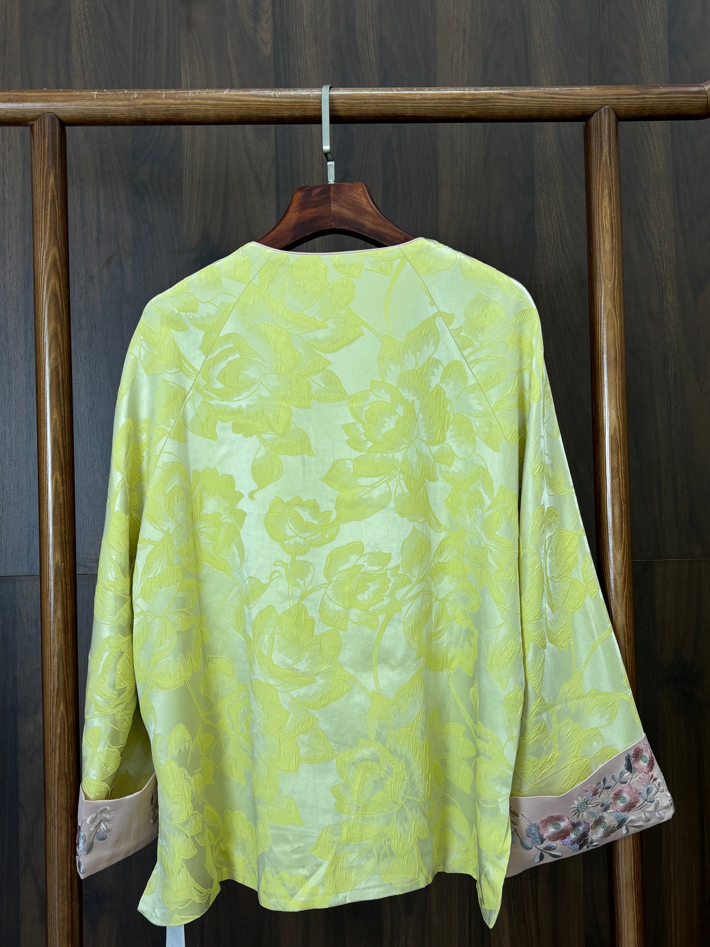 黃色蠶絲刺繡外套 Yellow Silk Embroidered Jacket - Luxe Orienta CO., LIMITED