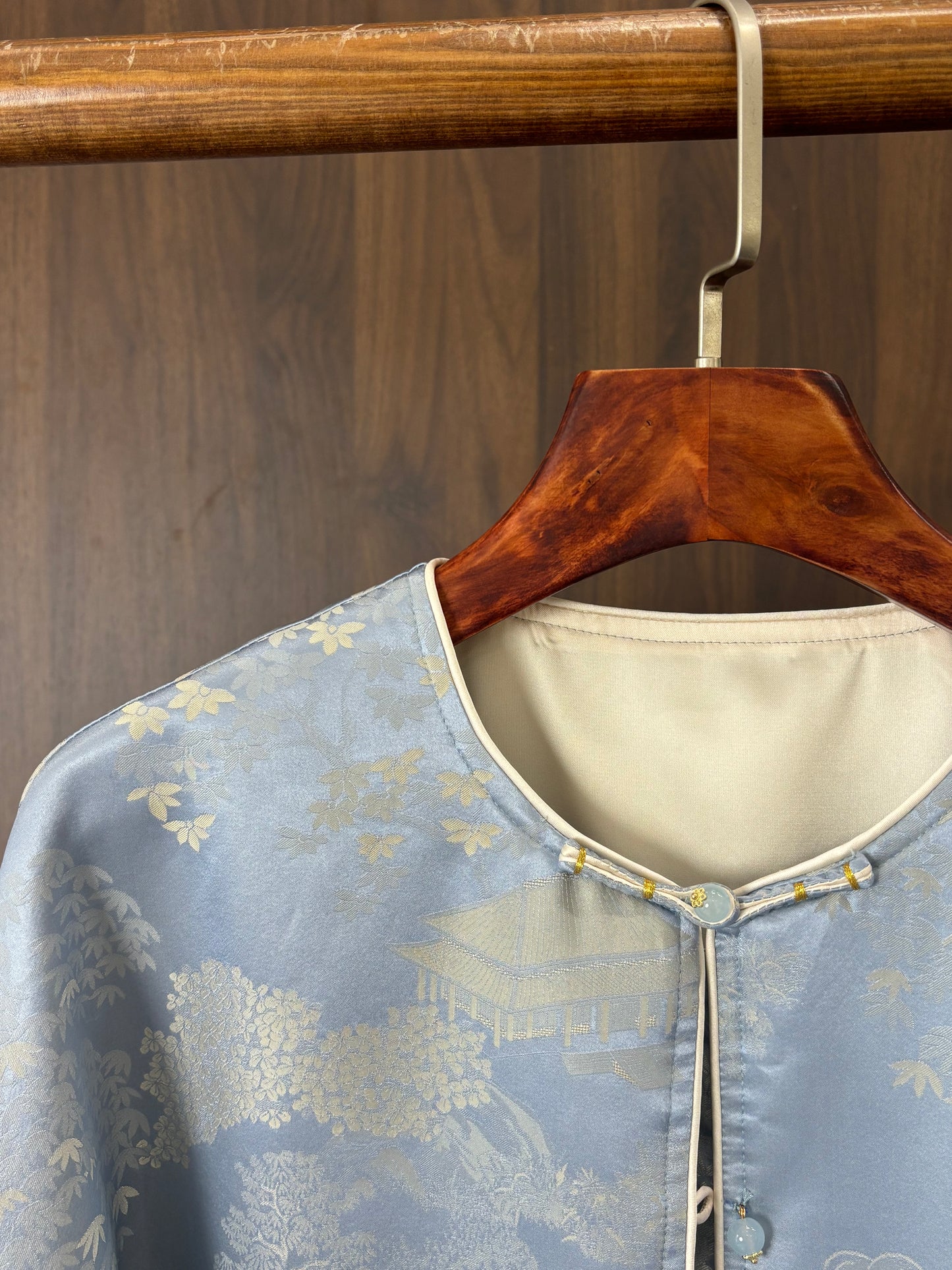 藍色蠶絲外套 Blue Silk Jacket - Luxe Orienta CO., LIMITED