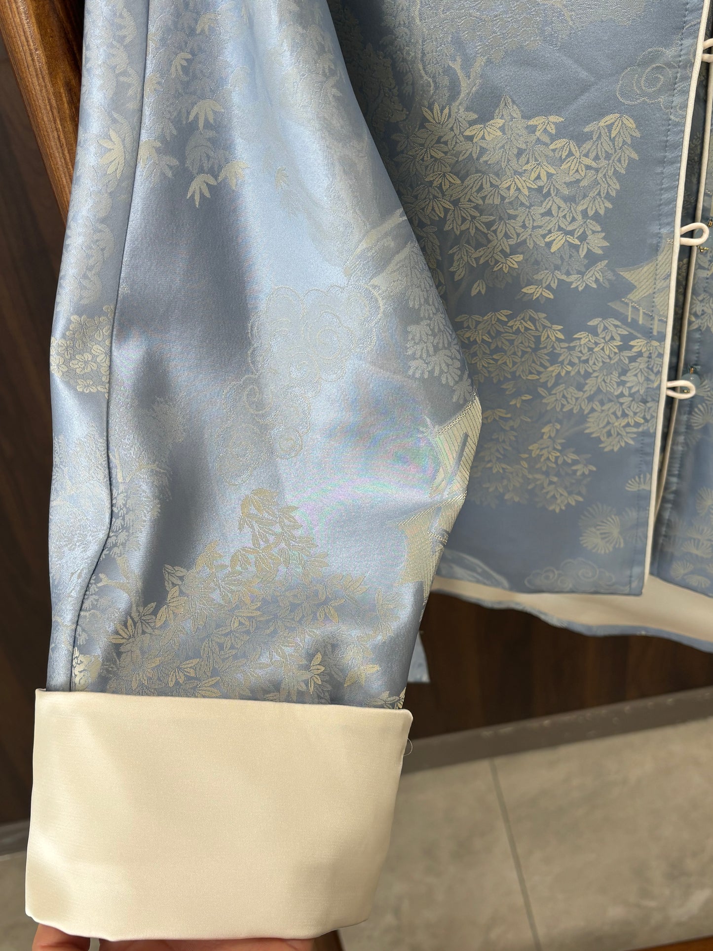 藍色蠶絲外套 Blue Silk Jacket - Luxe Orienta CO., LIMITED