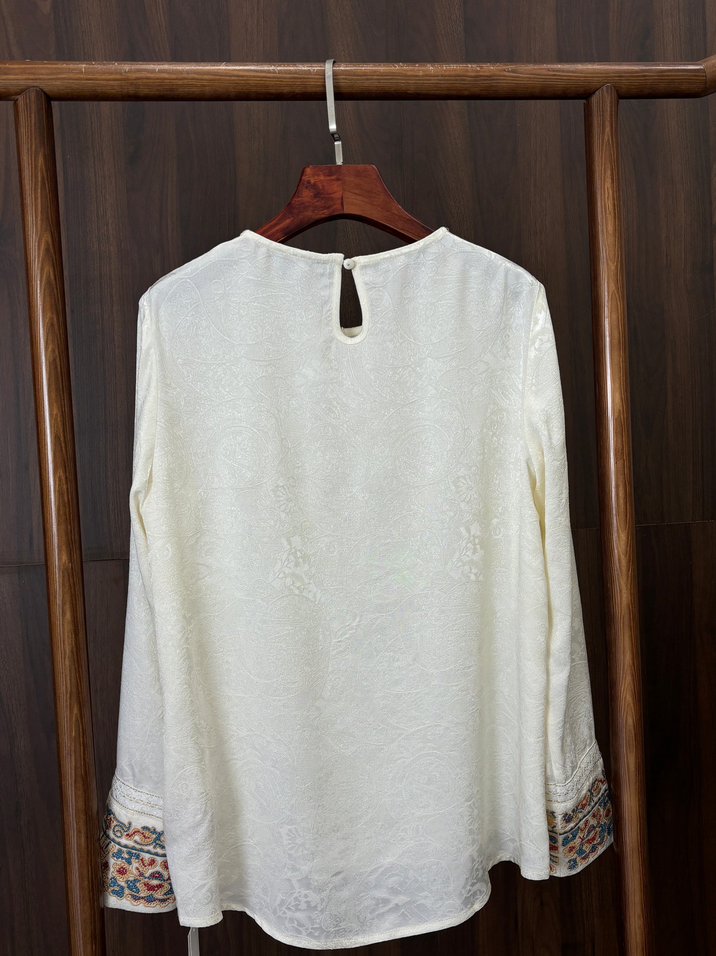 白色人絲提花上衣 White Rayon Jacquard Top - Luxe Orienta CO., LIMITED