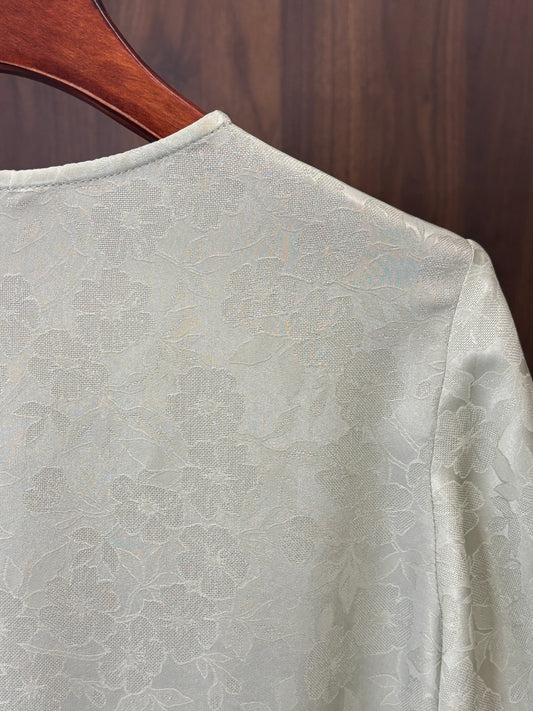 米色桑蠶絲花羅上衣 Beige Silk Floral Luo Top - Luxe Orienta CO., LIMITED