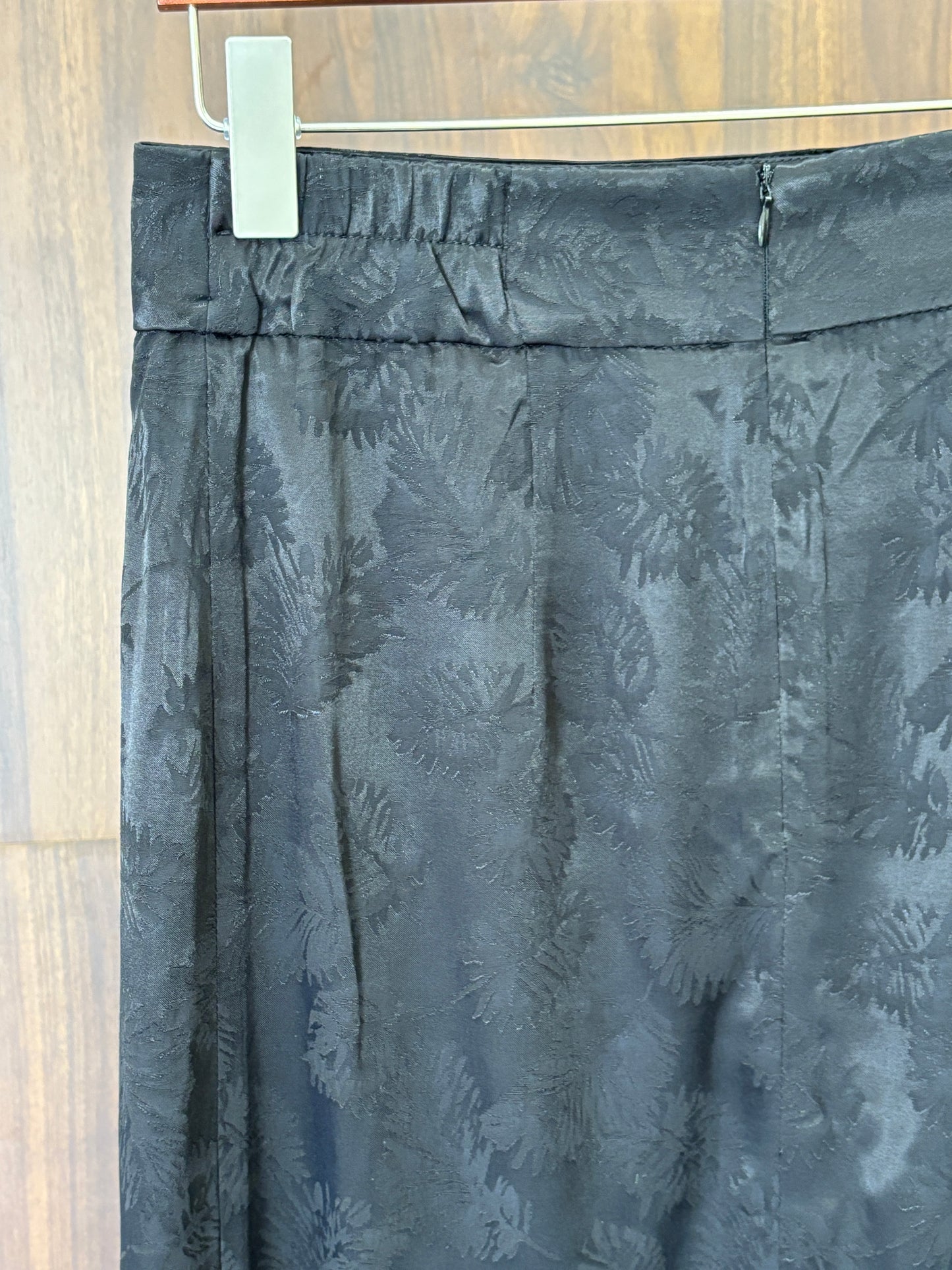 黑色真絲亞麻半裙 Black Silk-Linen Midi Skirt - Luxe Orienta CO., LIMITED