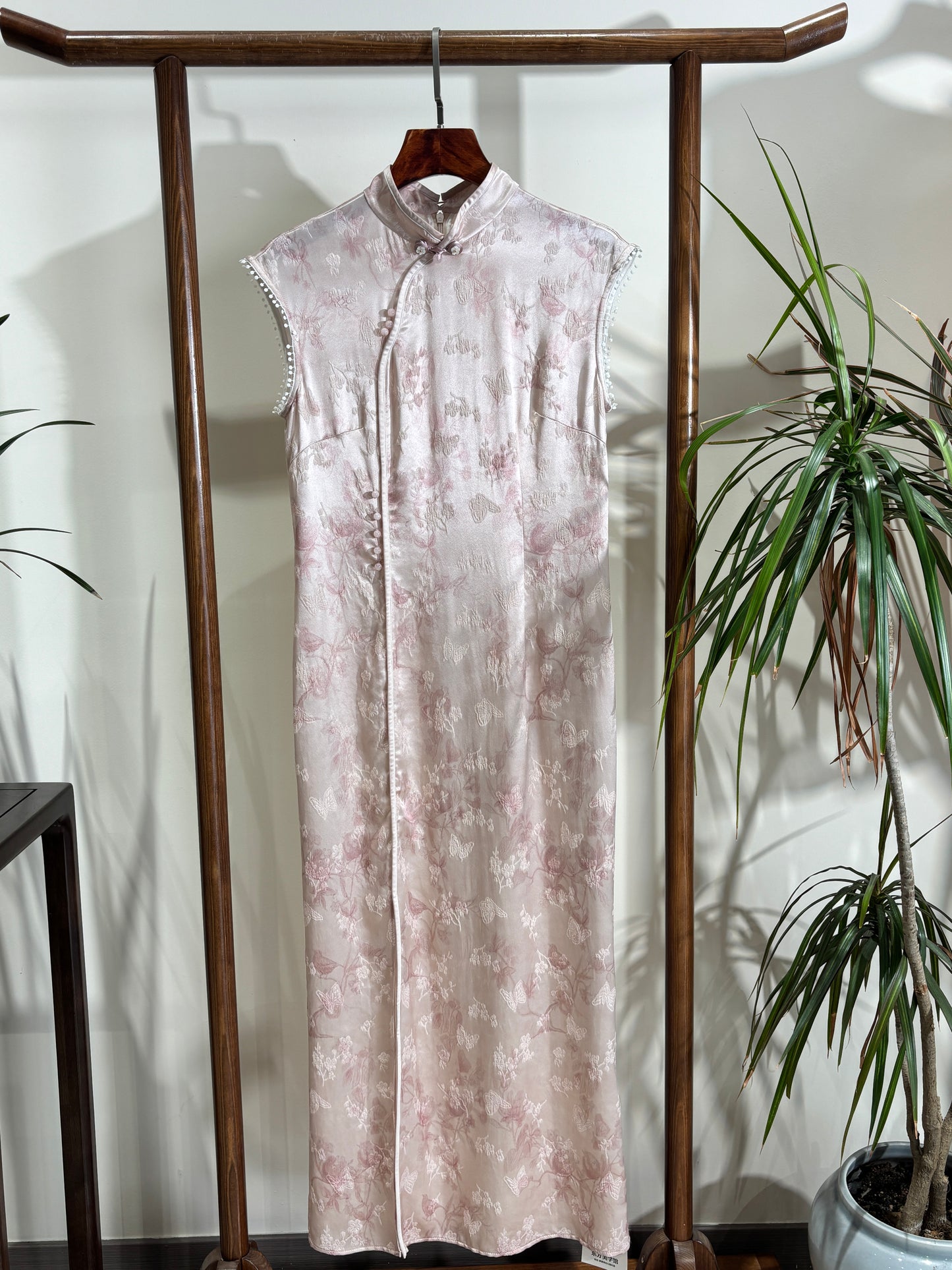 粉色桑蠶絲旗袍 Pink Silk Qipao - Luxe Orienta CO., LIMITED