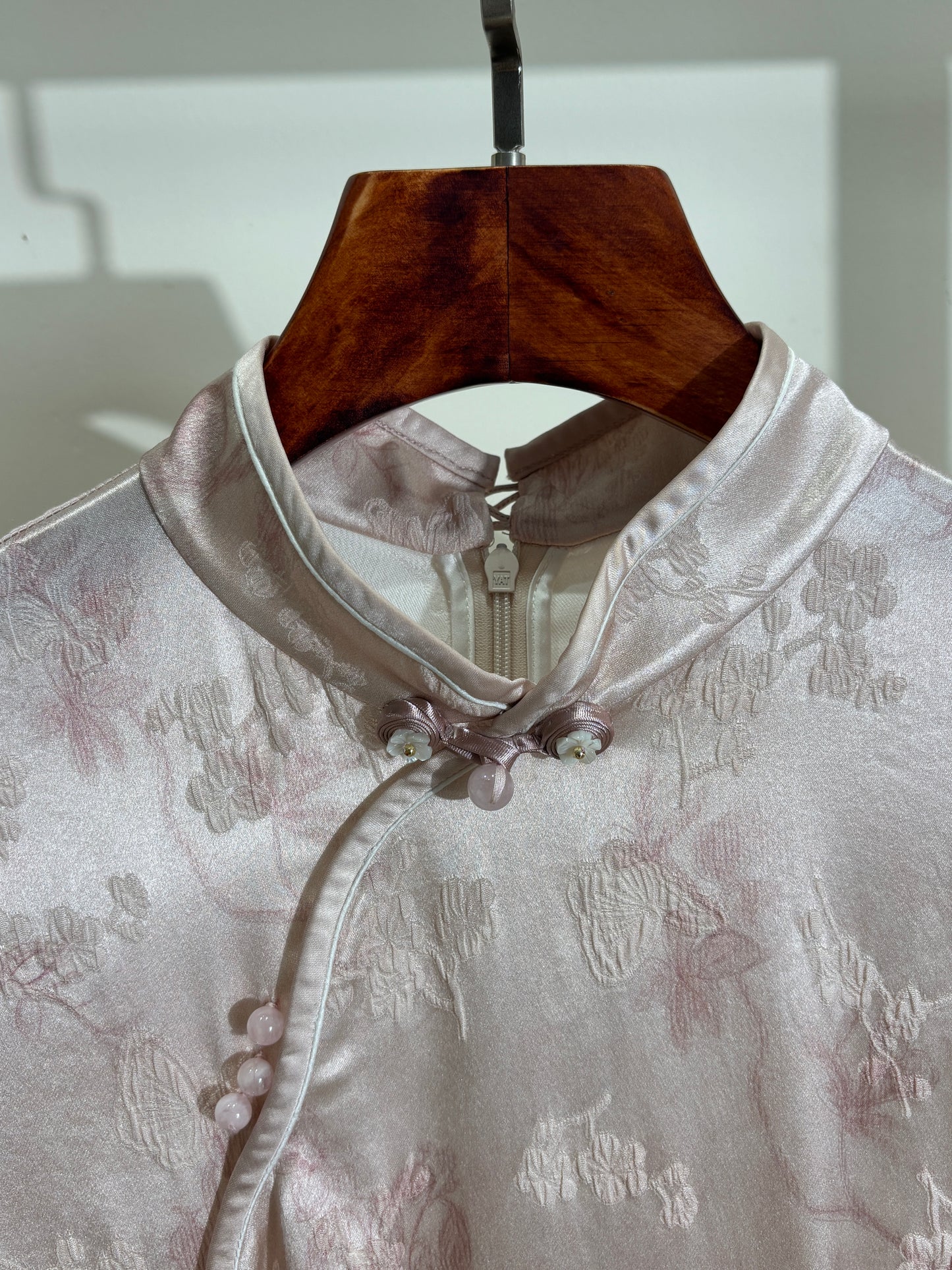粉色桑蠶絲旗袍 Pink Silk Qipao - Luxe Orienta CO., LIMITED