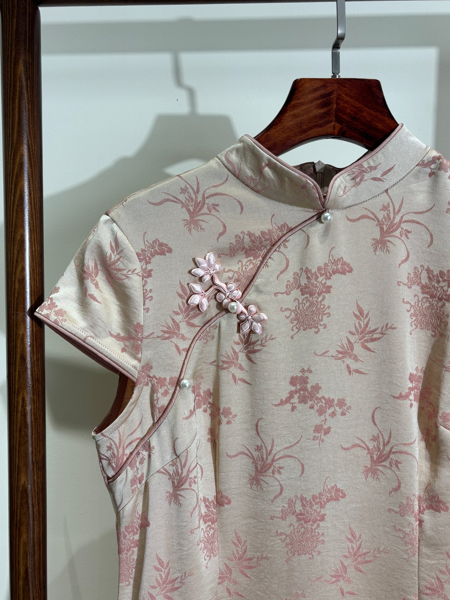 粉色旗袍 Pink Qipao - Luxe Orienta CO., LIMITED