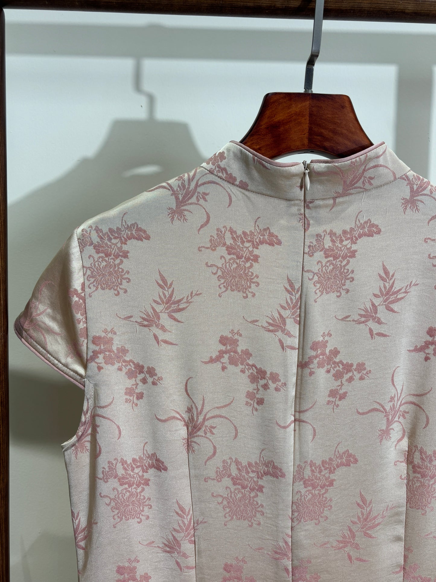 粉色旗袍 Pink Qipao - Luxe Orienta CO., LIMITED