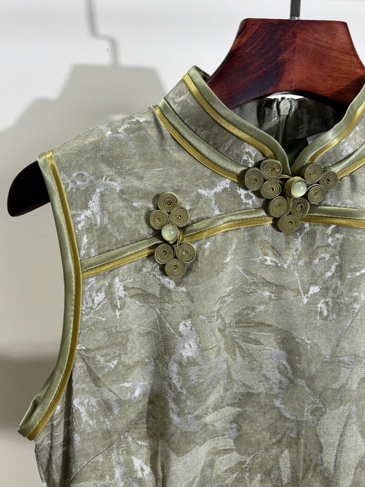 綠色無袖旗袍 Green Sleeveless Qipao - Luxe Orienta CO., LIMITED