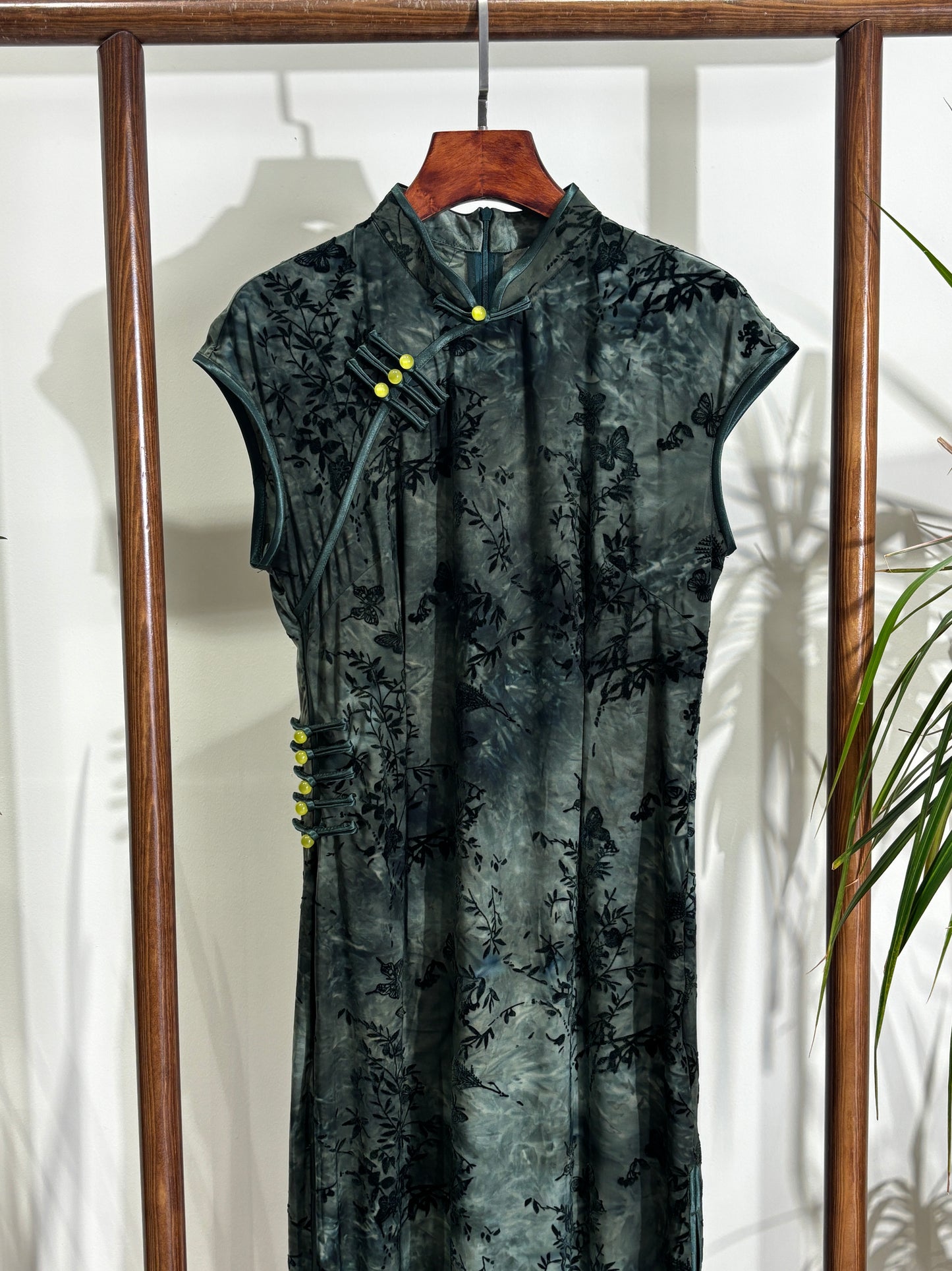 綠色旗袍 Green Qipao - Luxe Orienta CO., LIMITED
