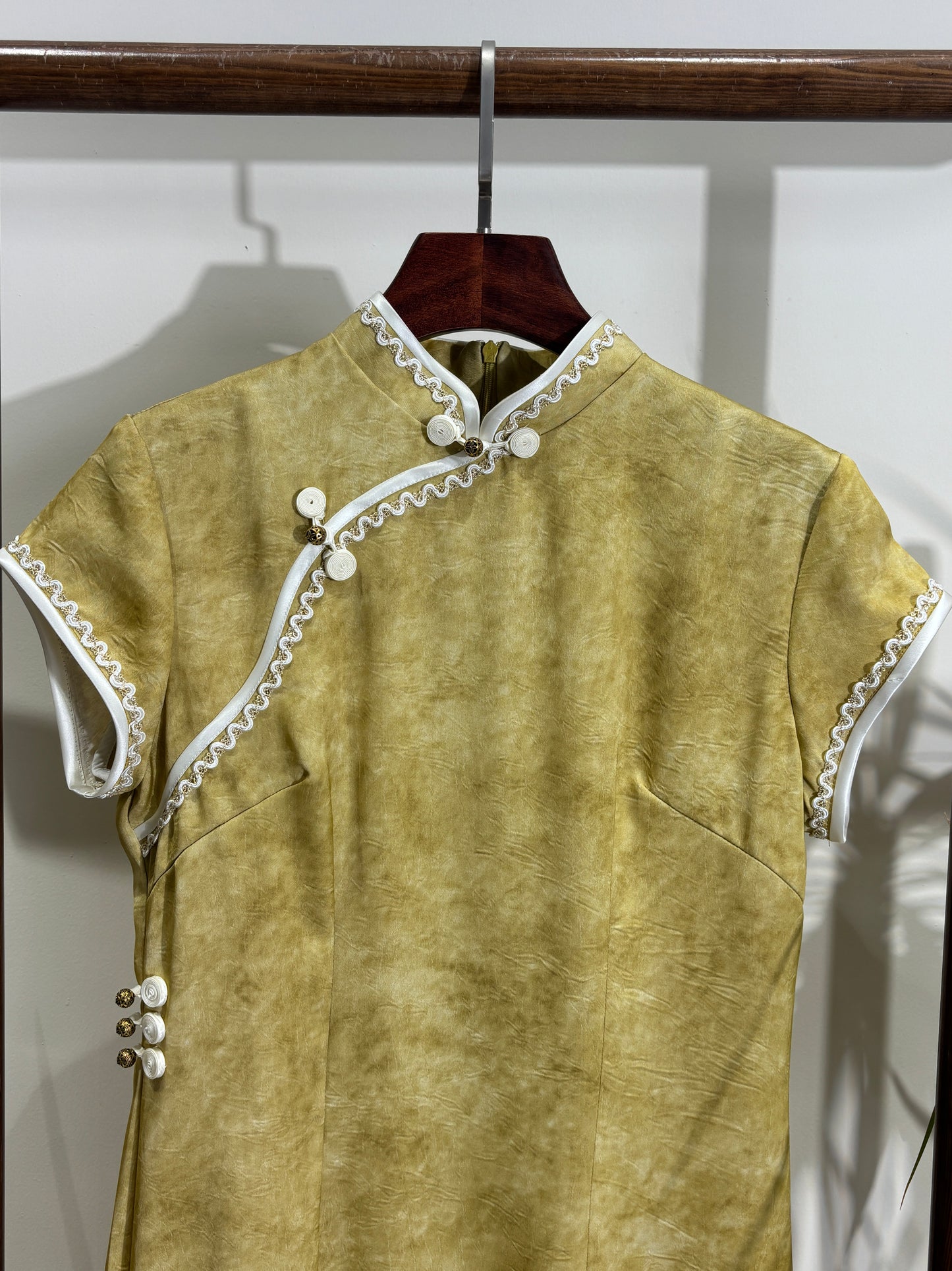 黃色旗袍 Yellow Qipao - Luxe Orienta CO., LIMITED