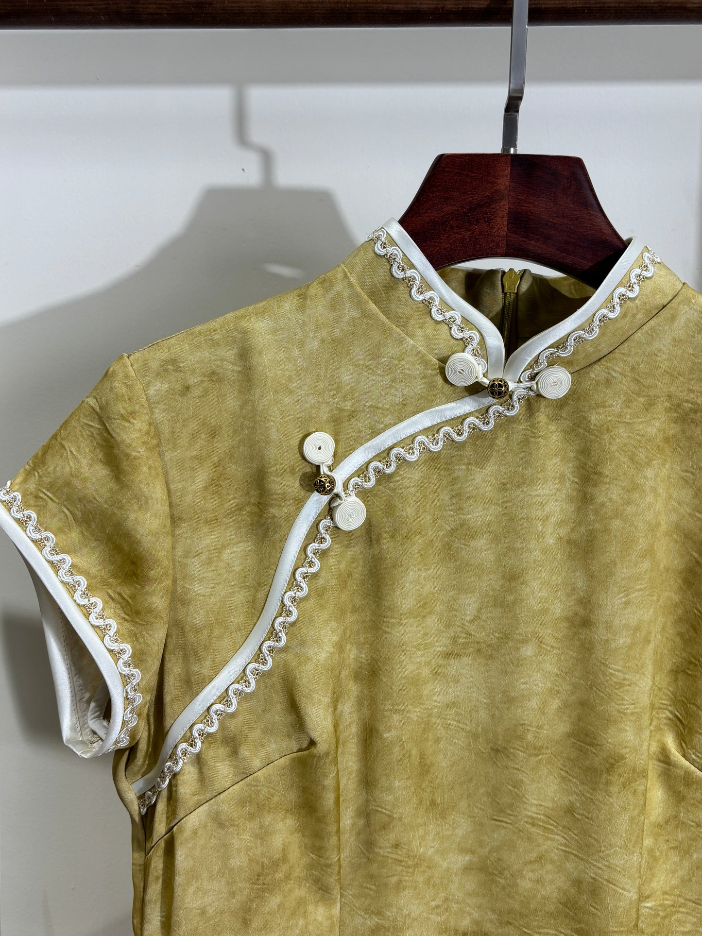 黃色旗袍 Yellow Qipao - Luxe Orienta CO., LIMITED