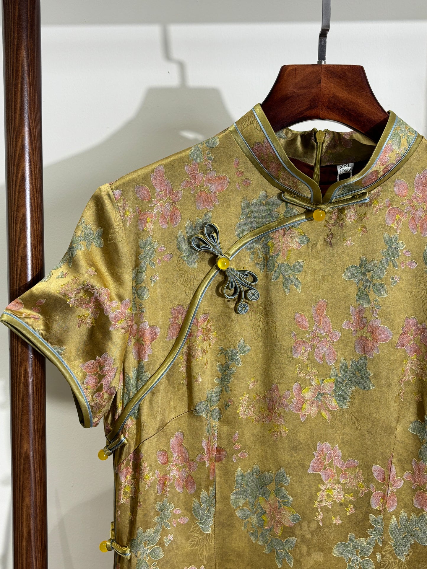 香雲紗旗袍 Xiangyunsha Qipao - Luxe Orienta CO., LIMITED