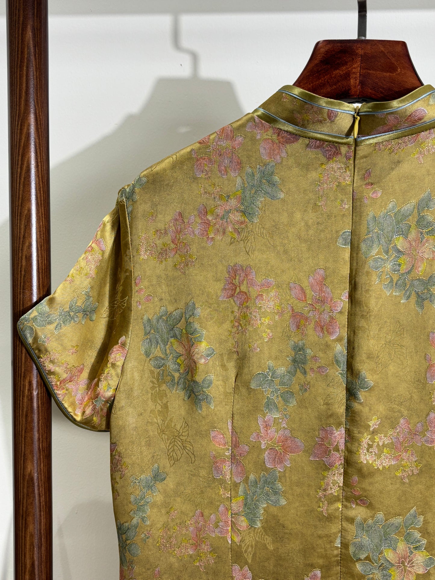 香雲紗旗袍 Xiangyunsha Qipao - Luxe Orienta CO., LIMITED