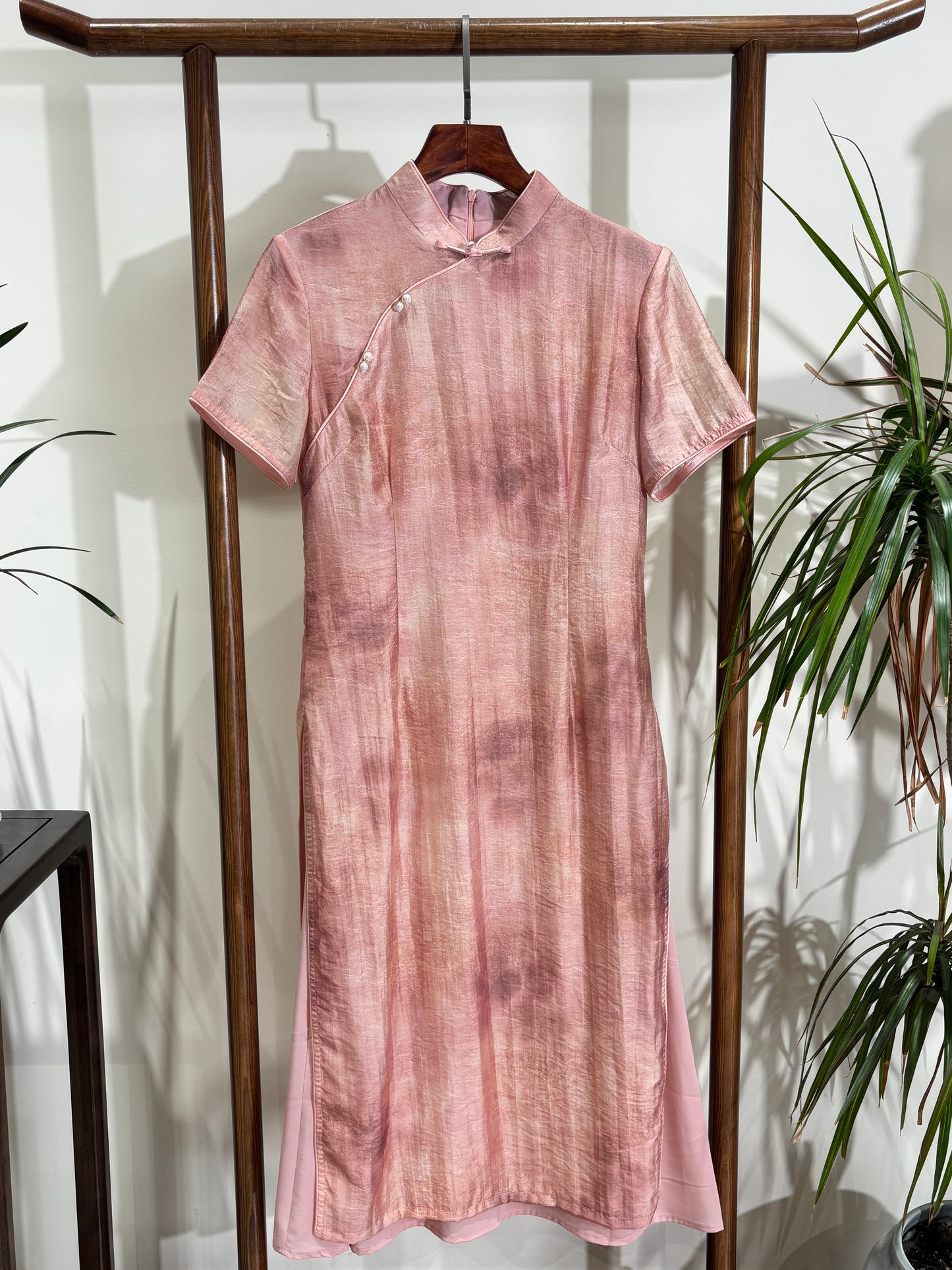 粉色短款旗袍 Pink Short Qipao - Luxe Orienta CO., LIMITED