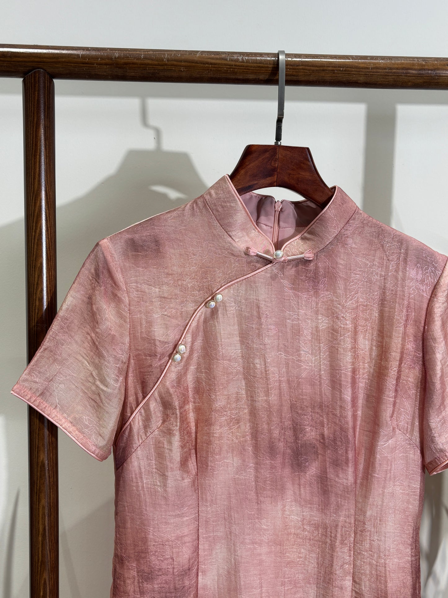 粉色短款旗袍 Pink Short Qipao - Luxe Orienta CO., LIMITED
