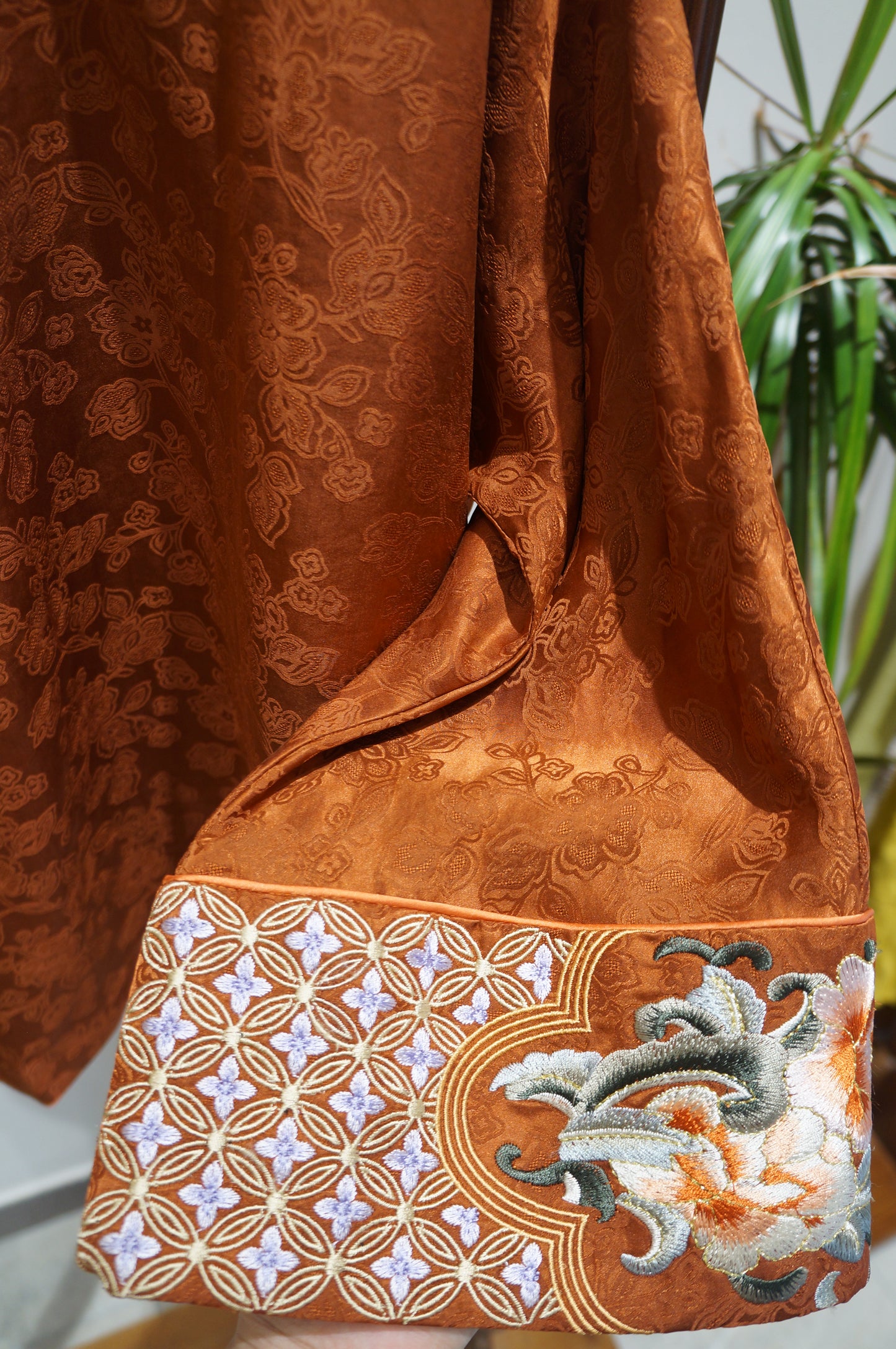 Xiangyunsha Vintage Red Embroidered Blouse | Modern Chinese Chic