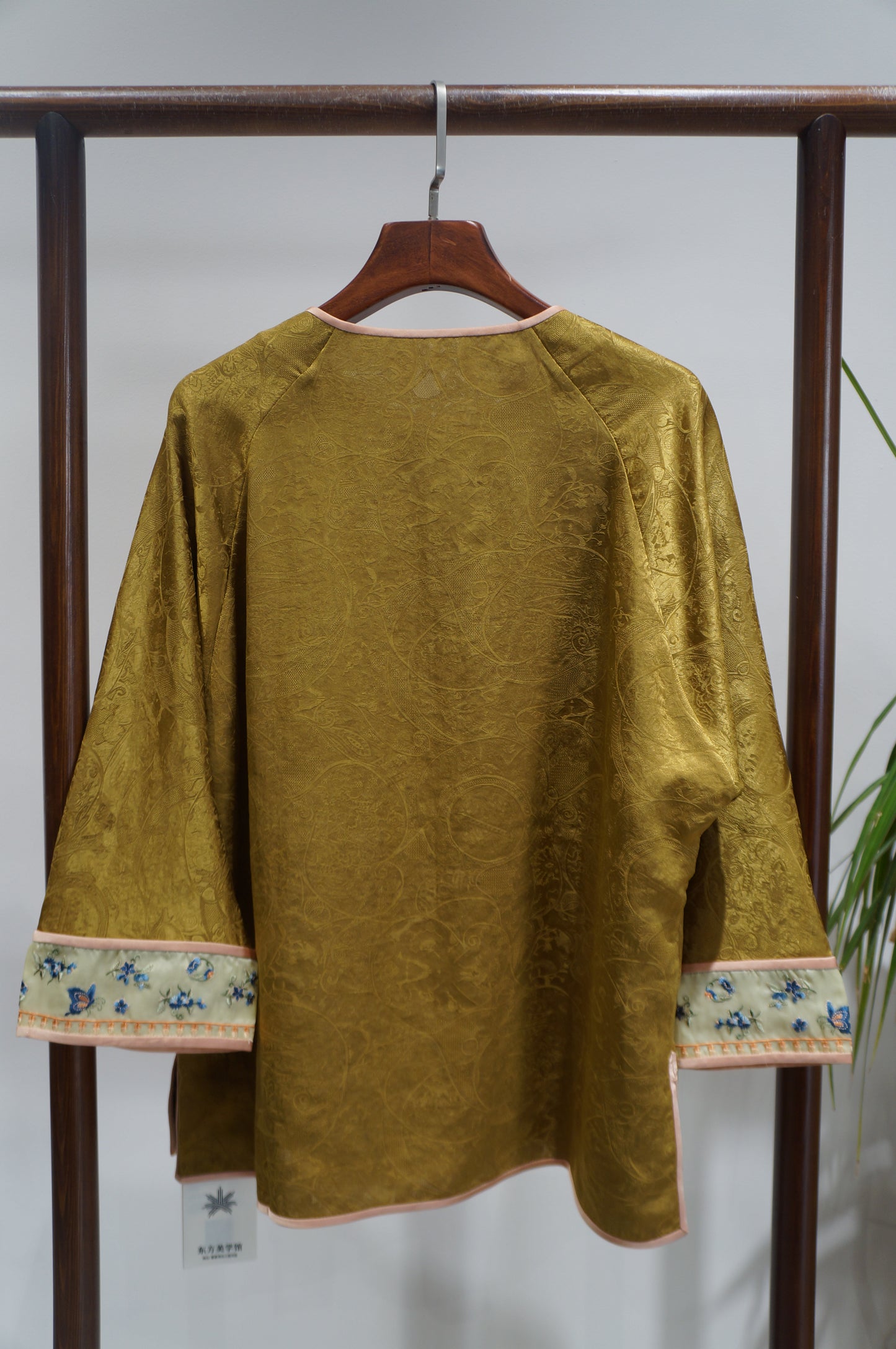 Yellow Mulberry Silk Xiangyunsha Blouse | Timeless Chinese Luxury