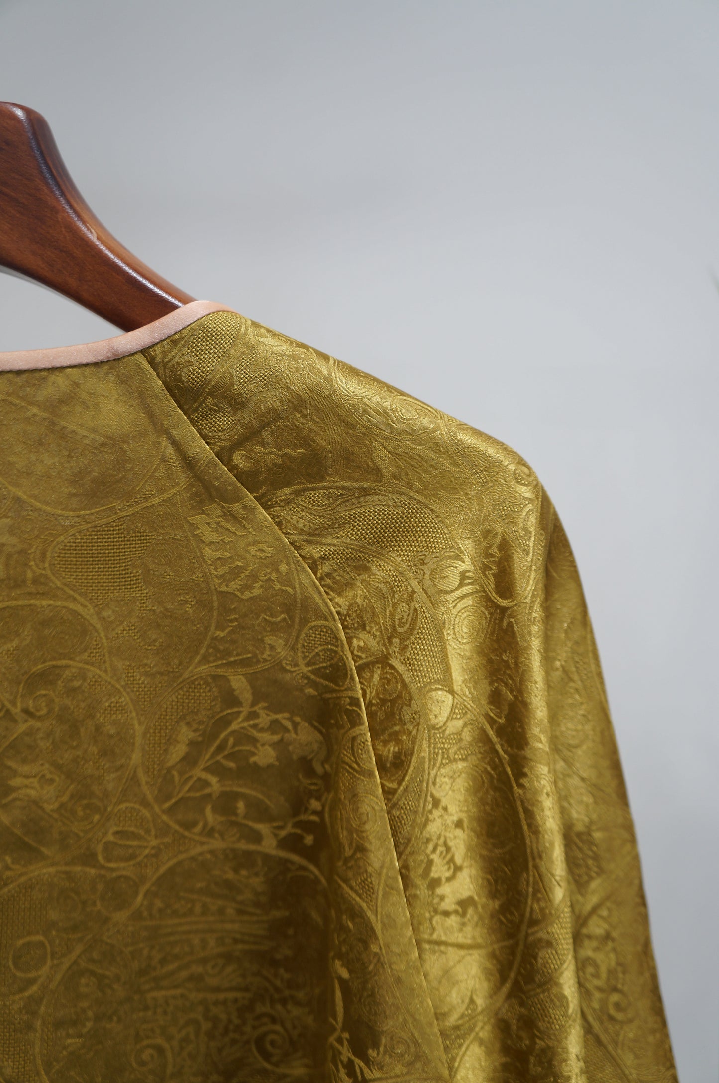 Yellow Mulberry Silk Xiangyunsha Blouse | Timeless Chinese Luxury