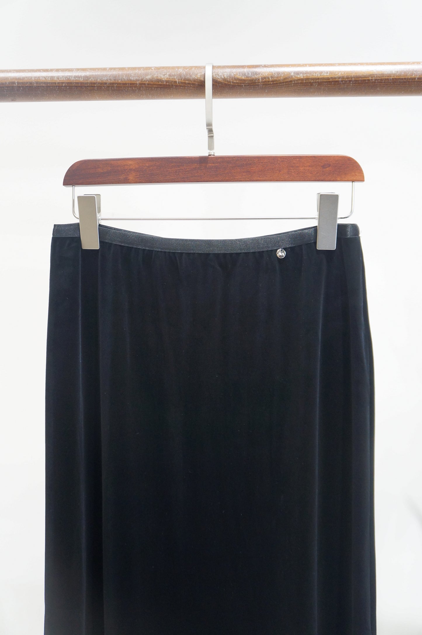 Black Velvet Midi Skirt | Elegant Modern Chinese Style