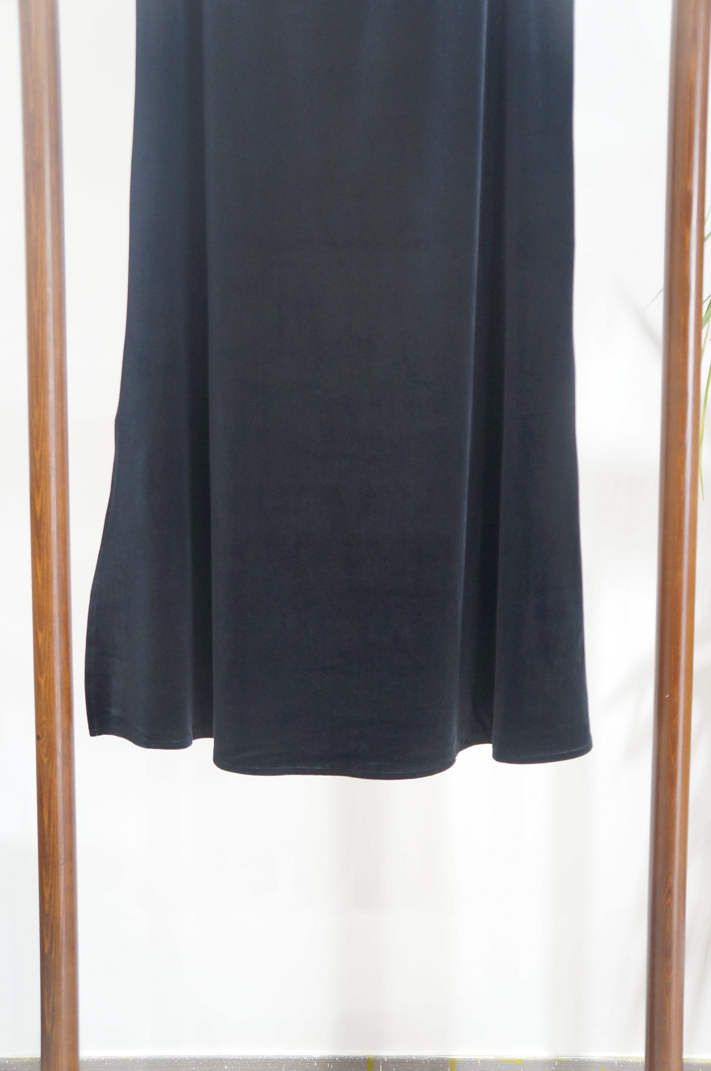 Black Velvet Midi Skirt | Elegant Modern Chinese Style