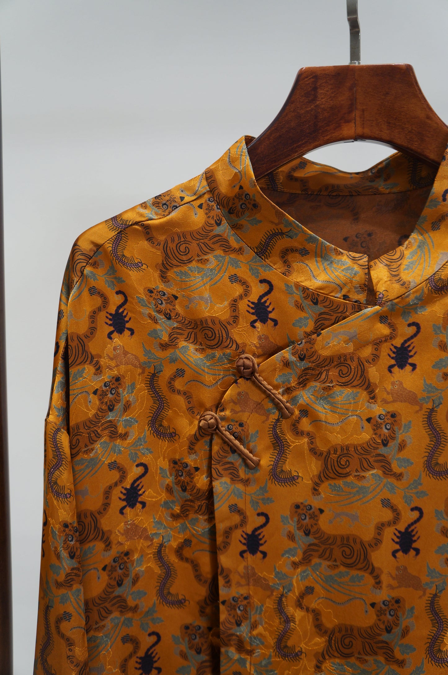 Brown Tiger & Five Poisons Xiangyunsha Blouse | Bold Chinese Heritage