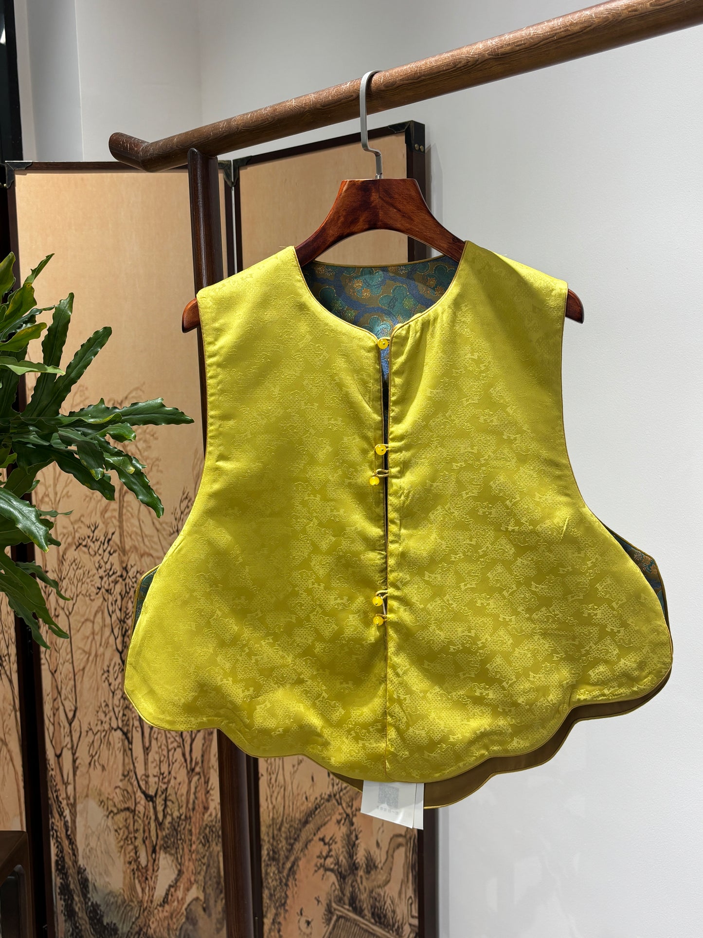 Green Mulberry Silk Shu Brocade Reversible Vest | Luxe Orienta