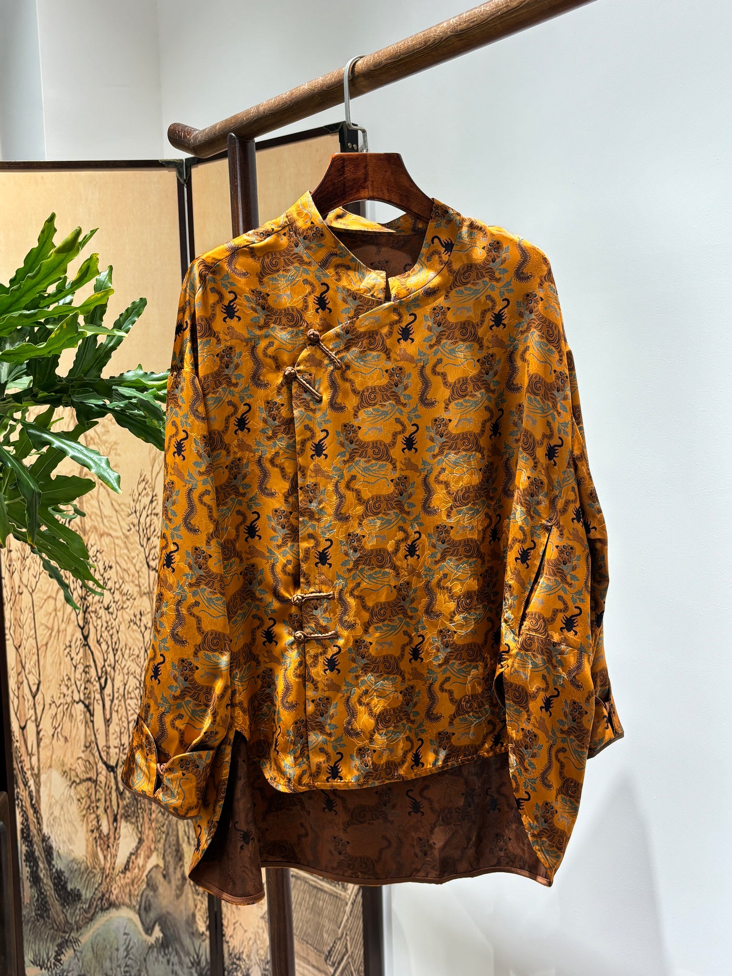 Brown Tiger & Five Poisons Xiangyunsha Blouse | Bold Chinese Heritage