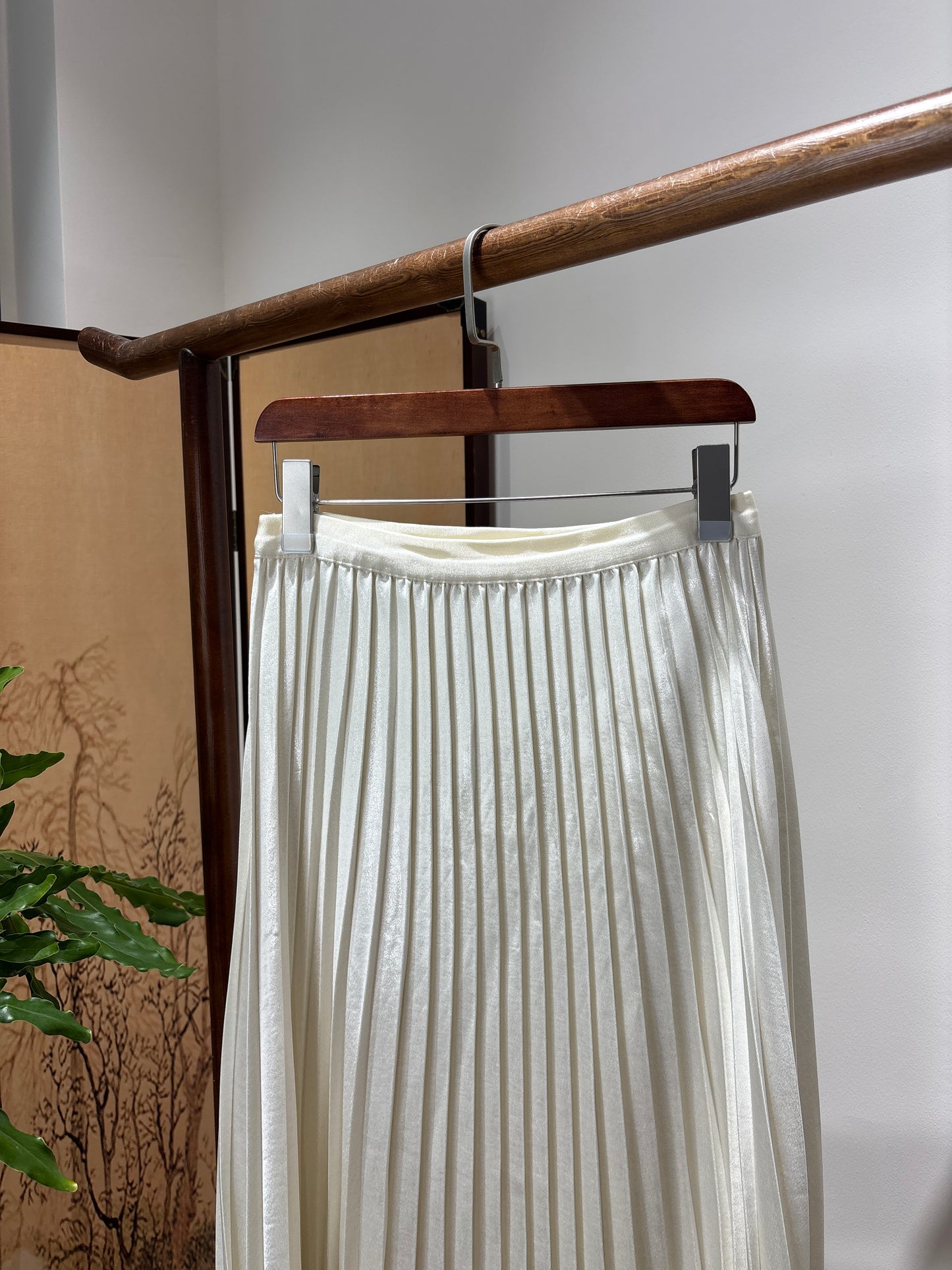 White Pleated Rayon Midi Skirt | Luxe Orienta Modern Chinese Elegant Skirt