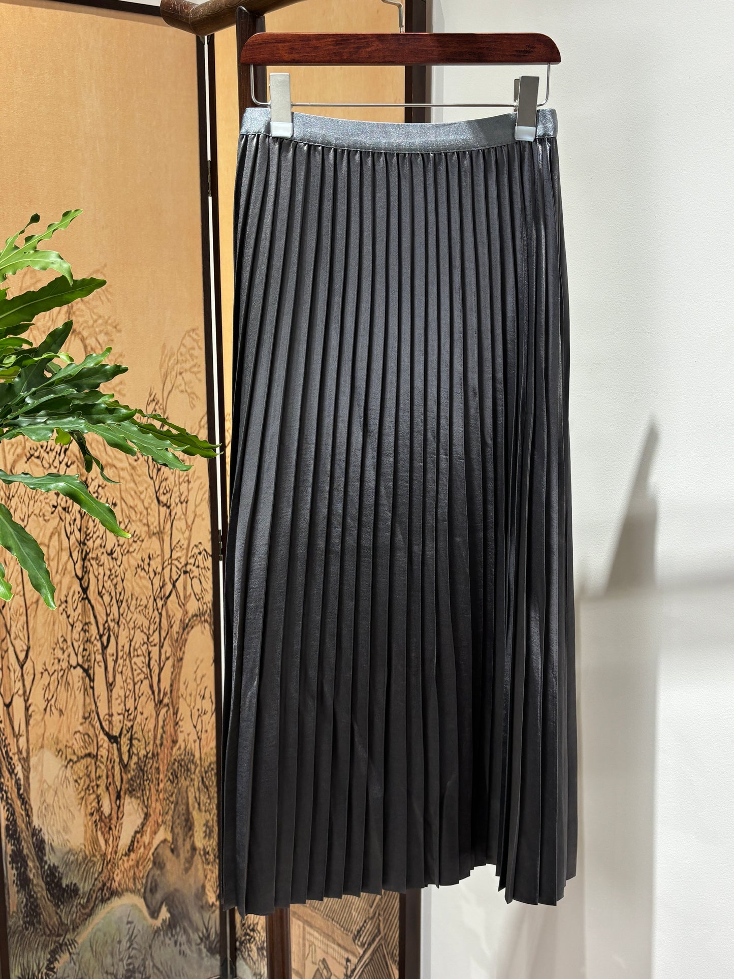 Black Rayon Pleated Skirt | Luxe Orienta Modern Chinese Elegance