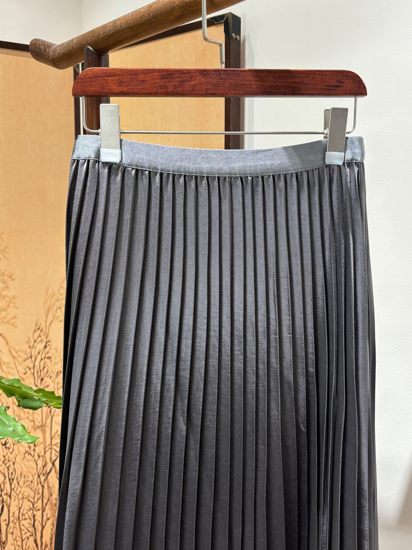 Black Rayon Pleated Skirt | Luxe Orienta Modern Chinese Elegance