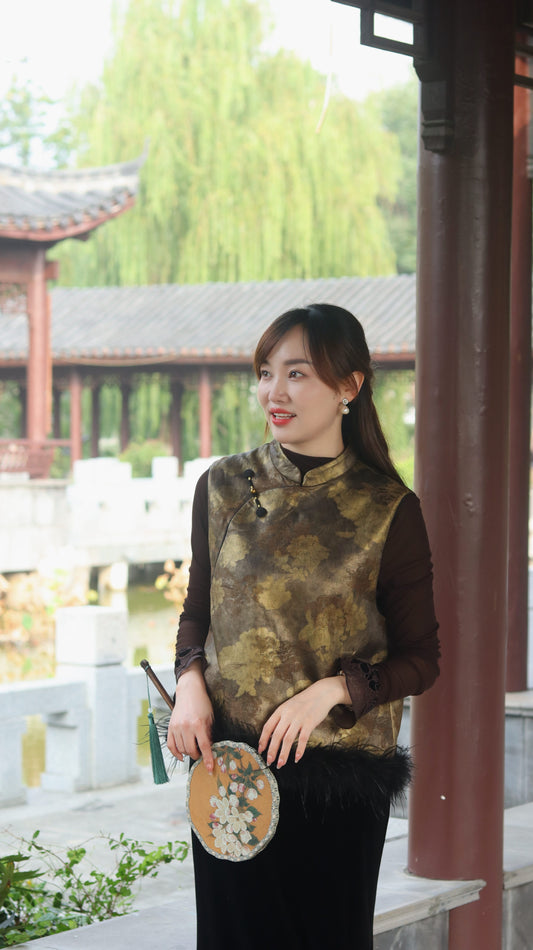 Vintage Tone Printed Vest with Ostrich Feather Trim – Elegant Oriental Statement by LUXE ORIENTA - Luxe Orienta CO., LIMITED