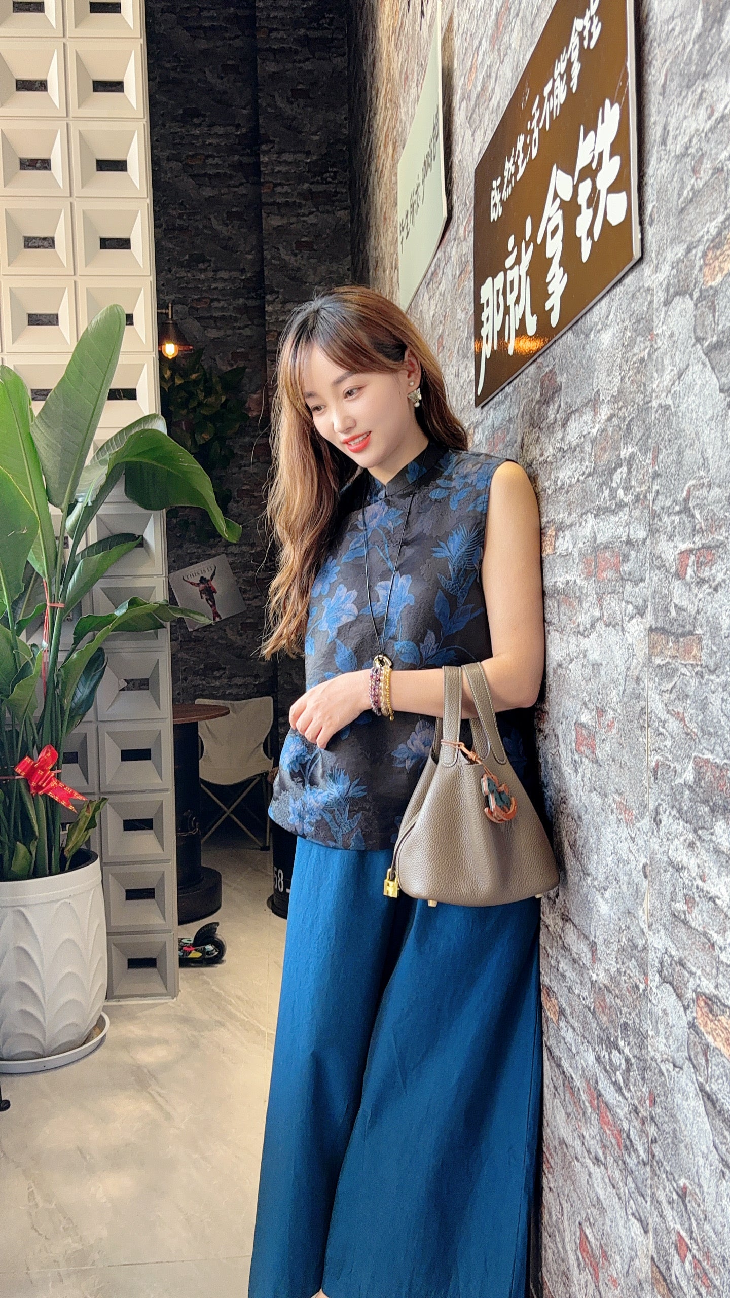 Blue Xiangyunsha Mulberry Silk Top | LUXE ORIENTA Timeless Eastern Elegance - Luxe Orienta CO., LIMITED