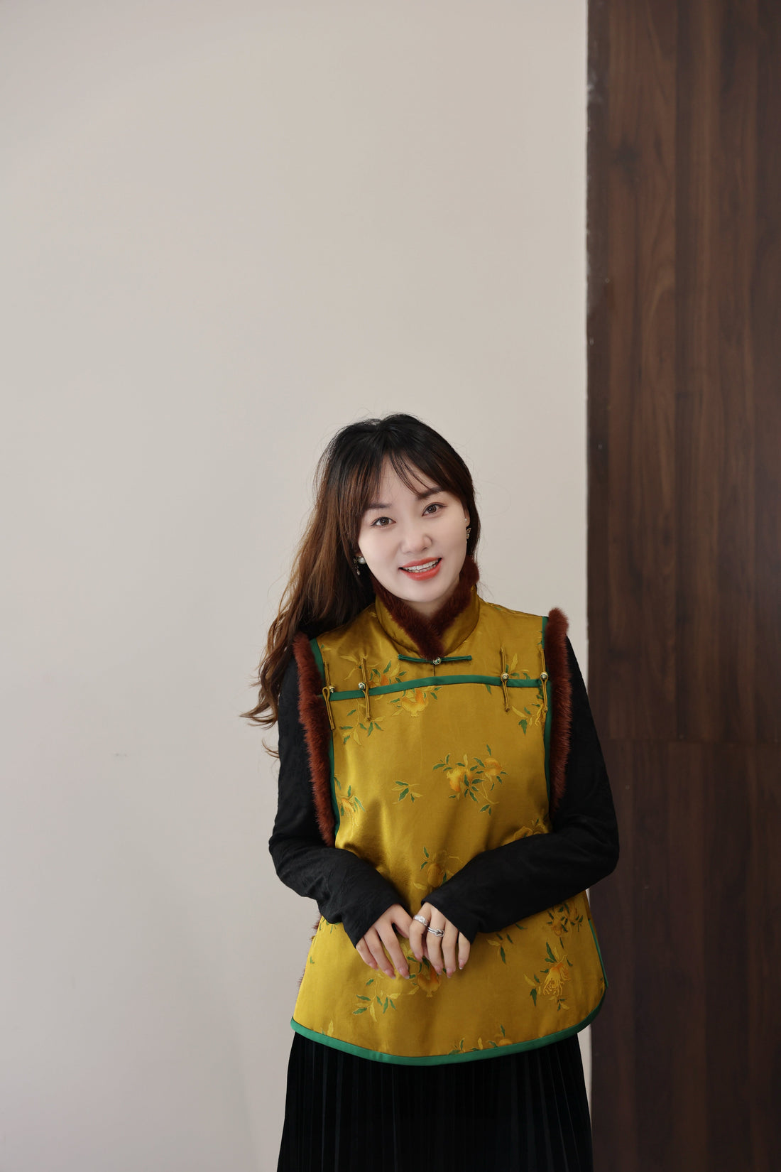 Christmas Gifts for Women Who Appreciate Oriental Craftsmanship