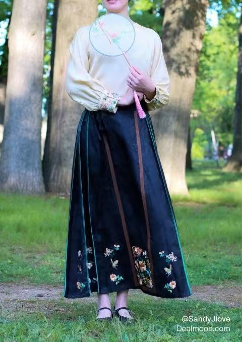 Mulberry Silk Tops & Xiangyunsha Mamian Skirts for Summer Elegance
