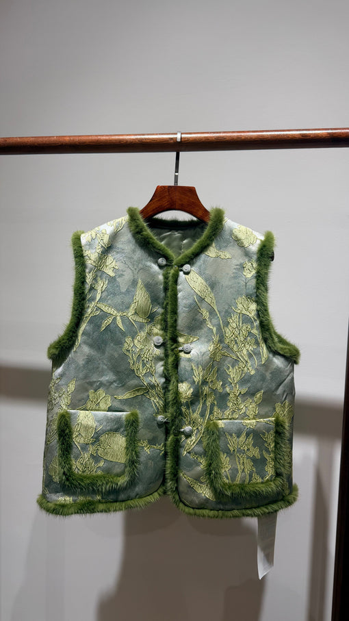 What to Wear on Valentine’s Day: Romantic Outfit Ideas for Modern Women