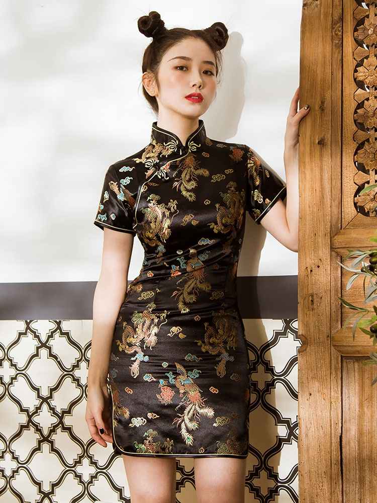 The Modern Qipao: How Millennials and Gen Z Are Redefining Traditional Chinese Fashion